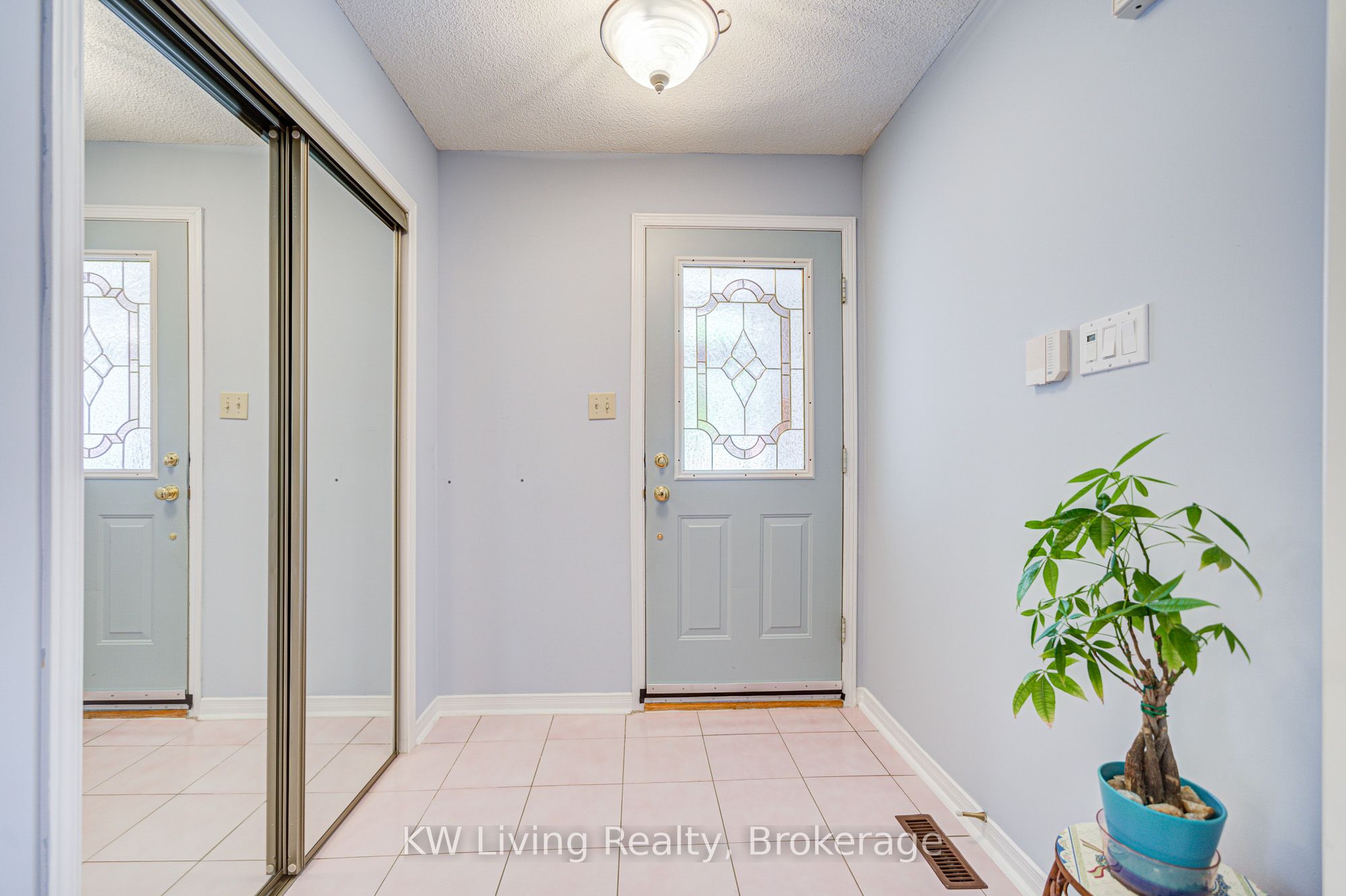4461 Gladebrook Crescent Property Photo 6