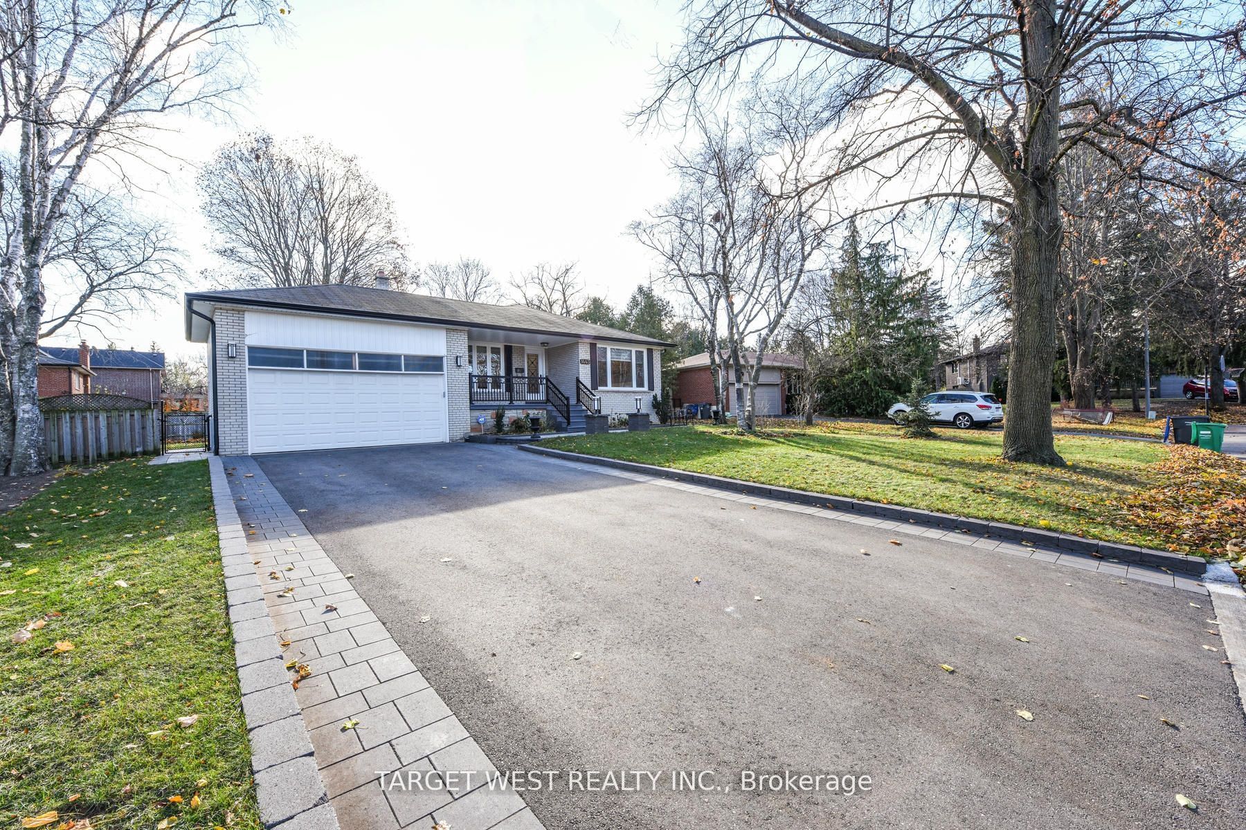 1443 Saginaw Crescent Property Photo 1