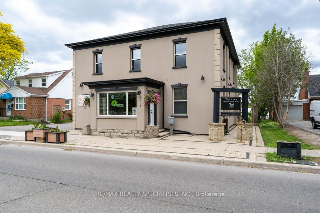287 Queen Street S Property Photo 4