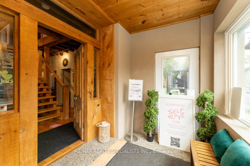287 Queen Street S Property Photo 6