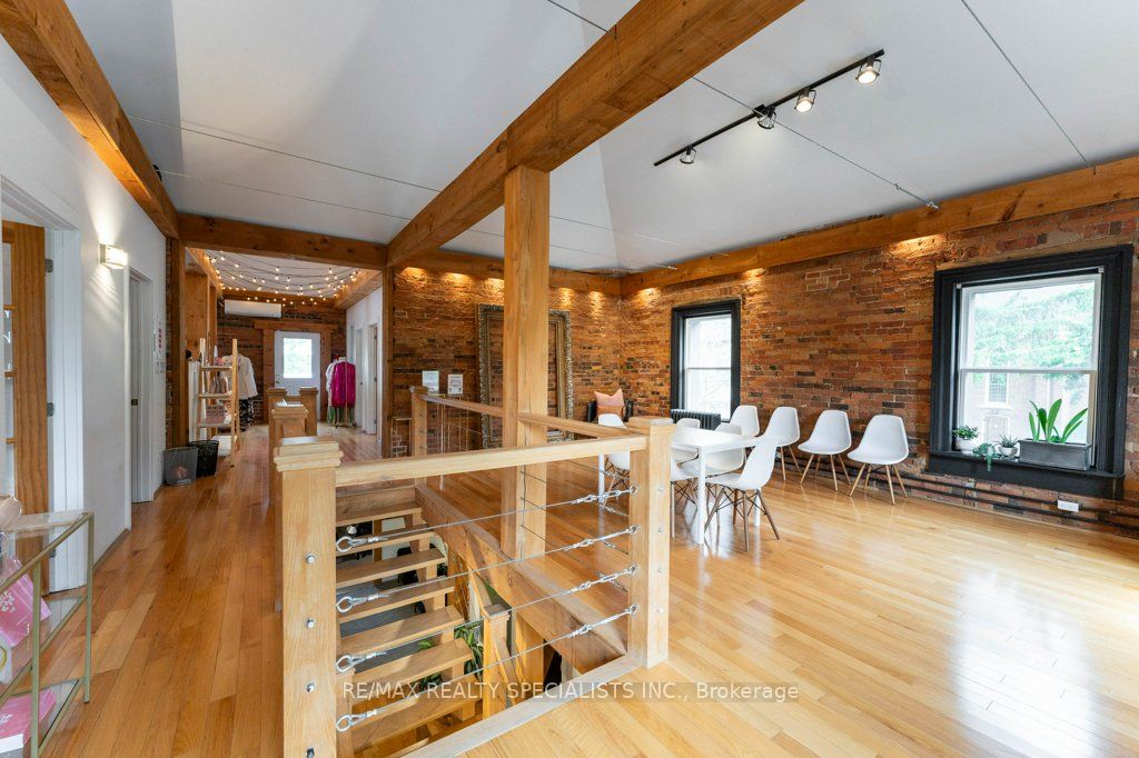 287 Queen Street S Property Photo 25