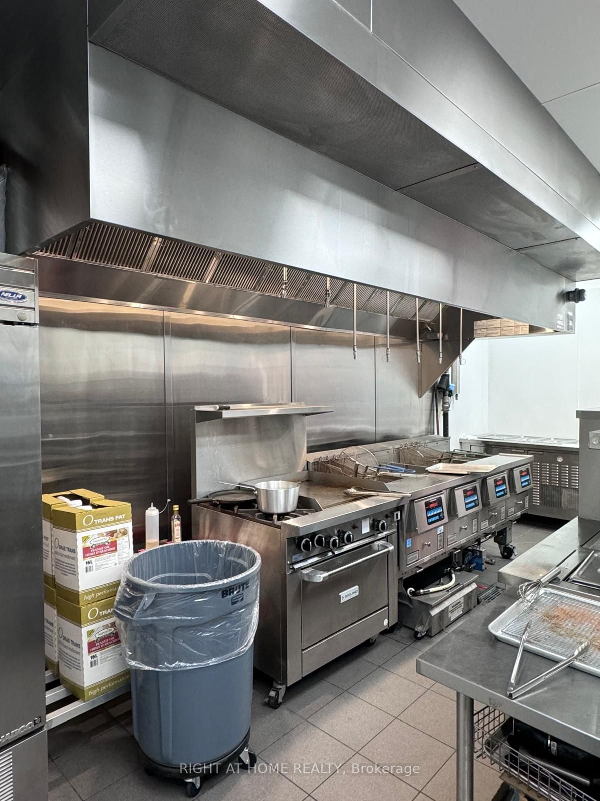 2013 Lawrence Avenue W A2 Property Photo 1