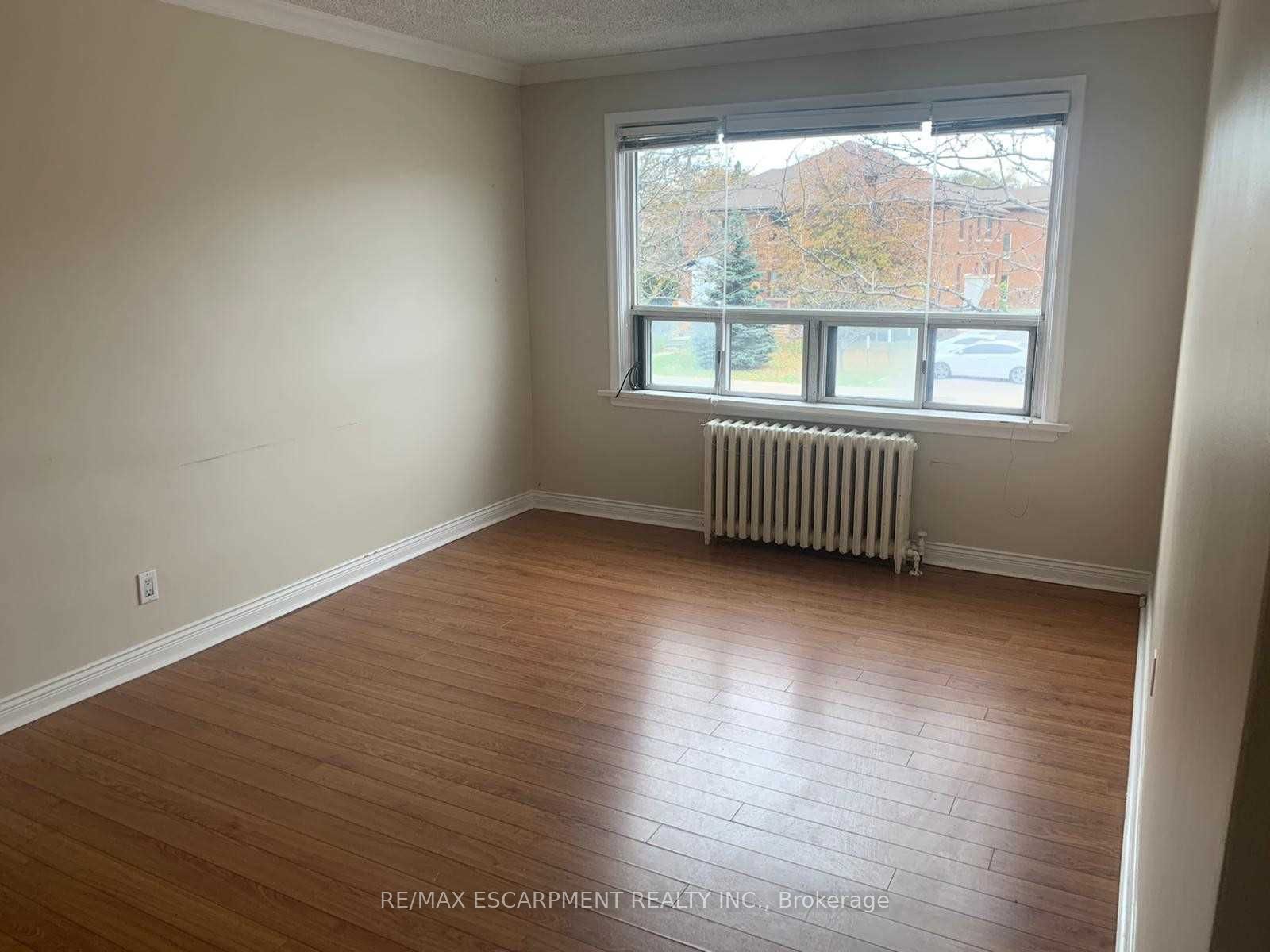 243a Lakeshore Road E 1 Property Photo 2