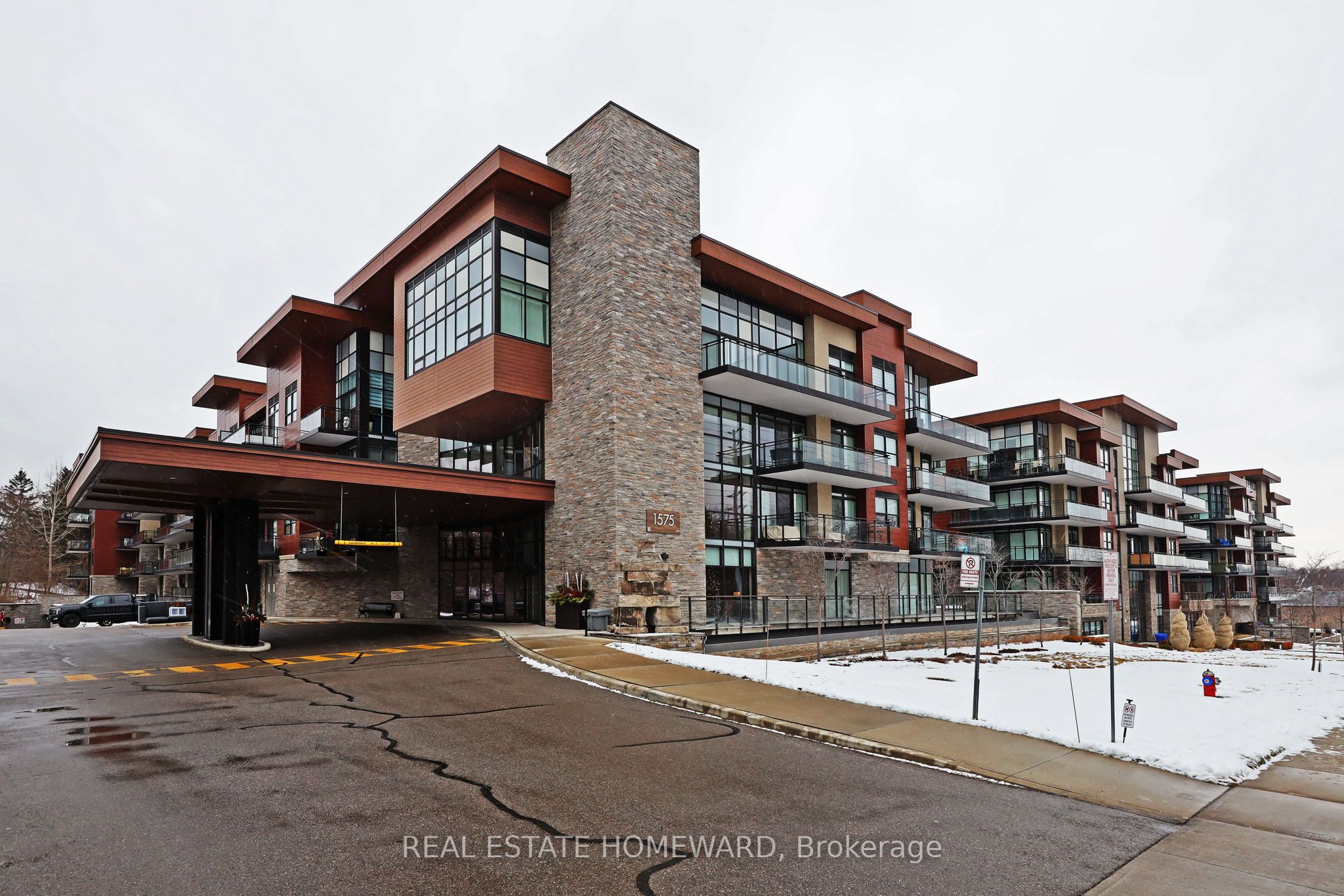 #108 - 1575 Lakeshore Road Property Photo 1