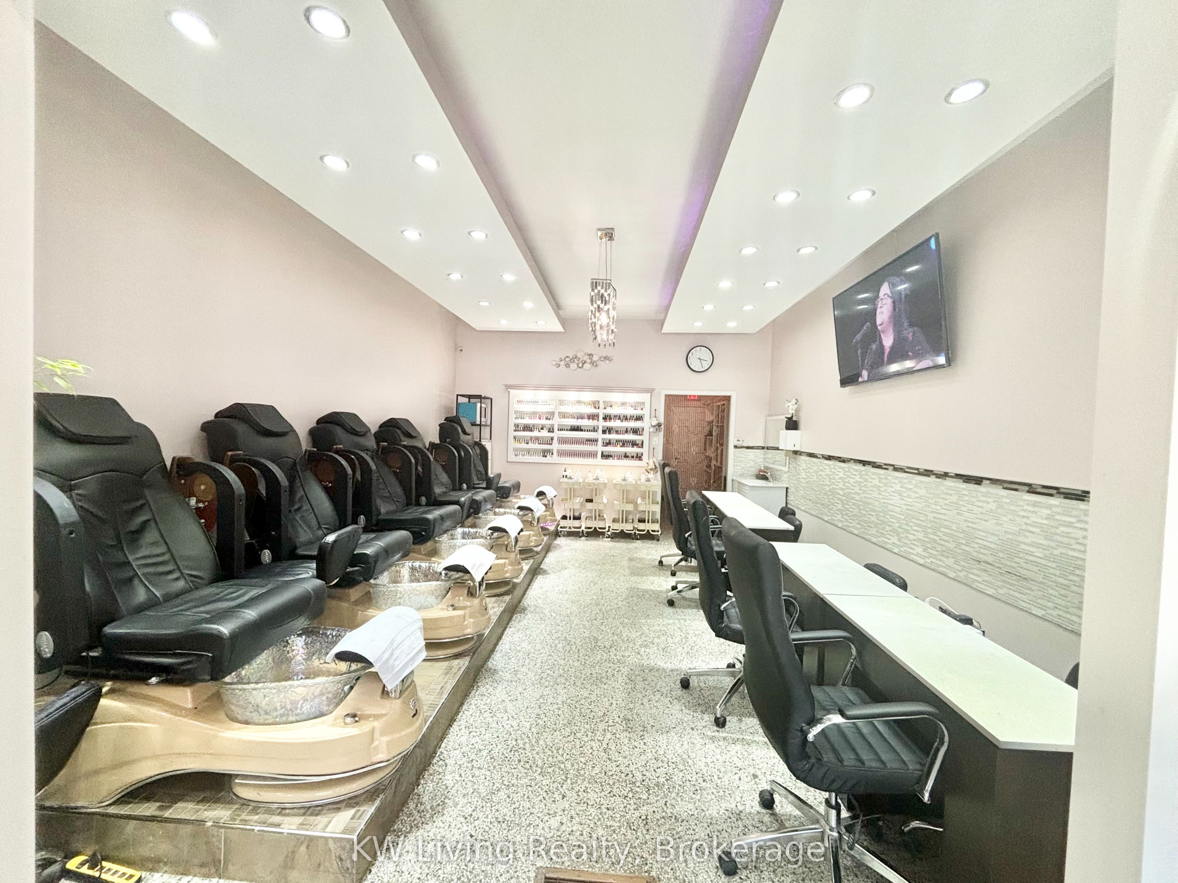 422 Wilson Avenue Property Photo 1