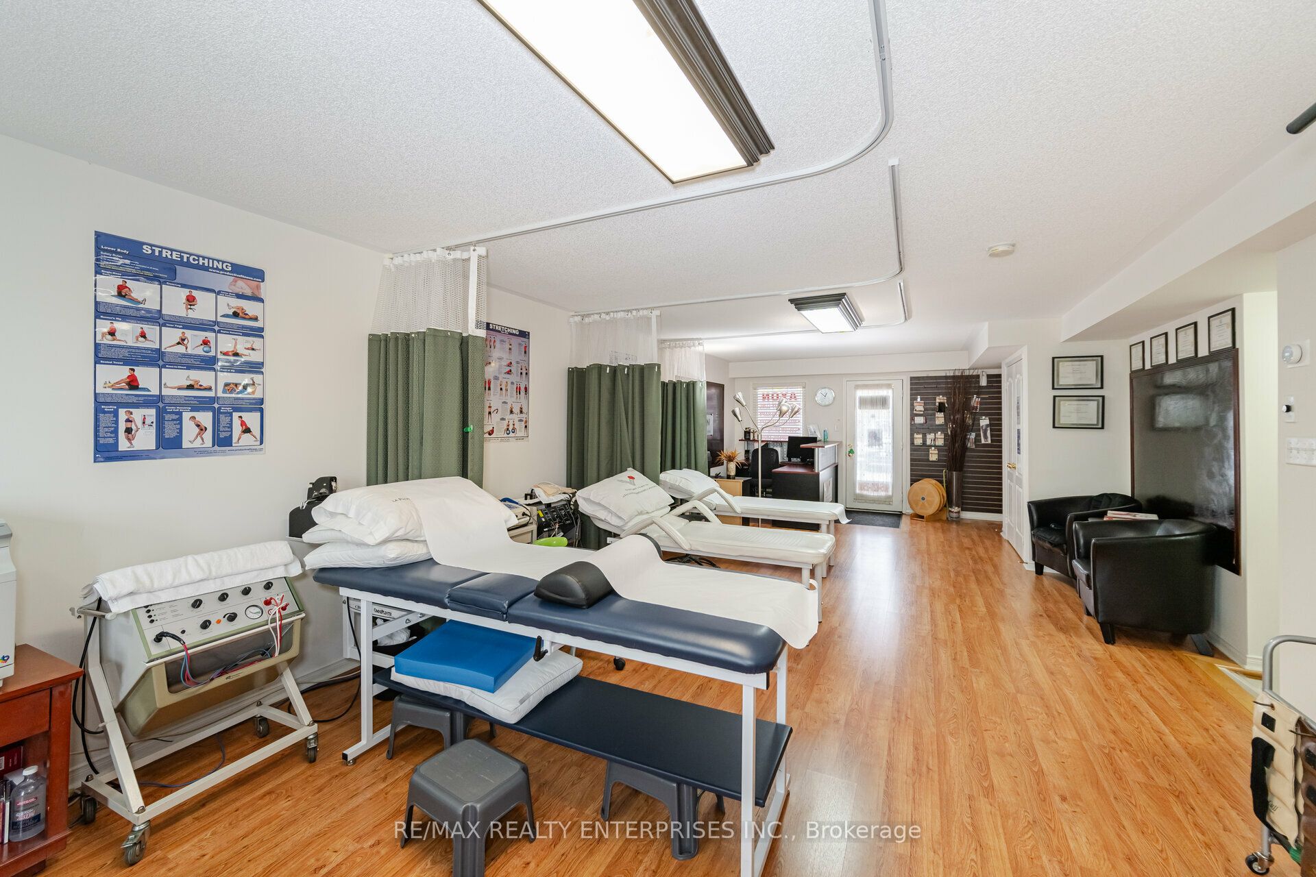 3375 Thomas Street 3 Property Photo 4