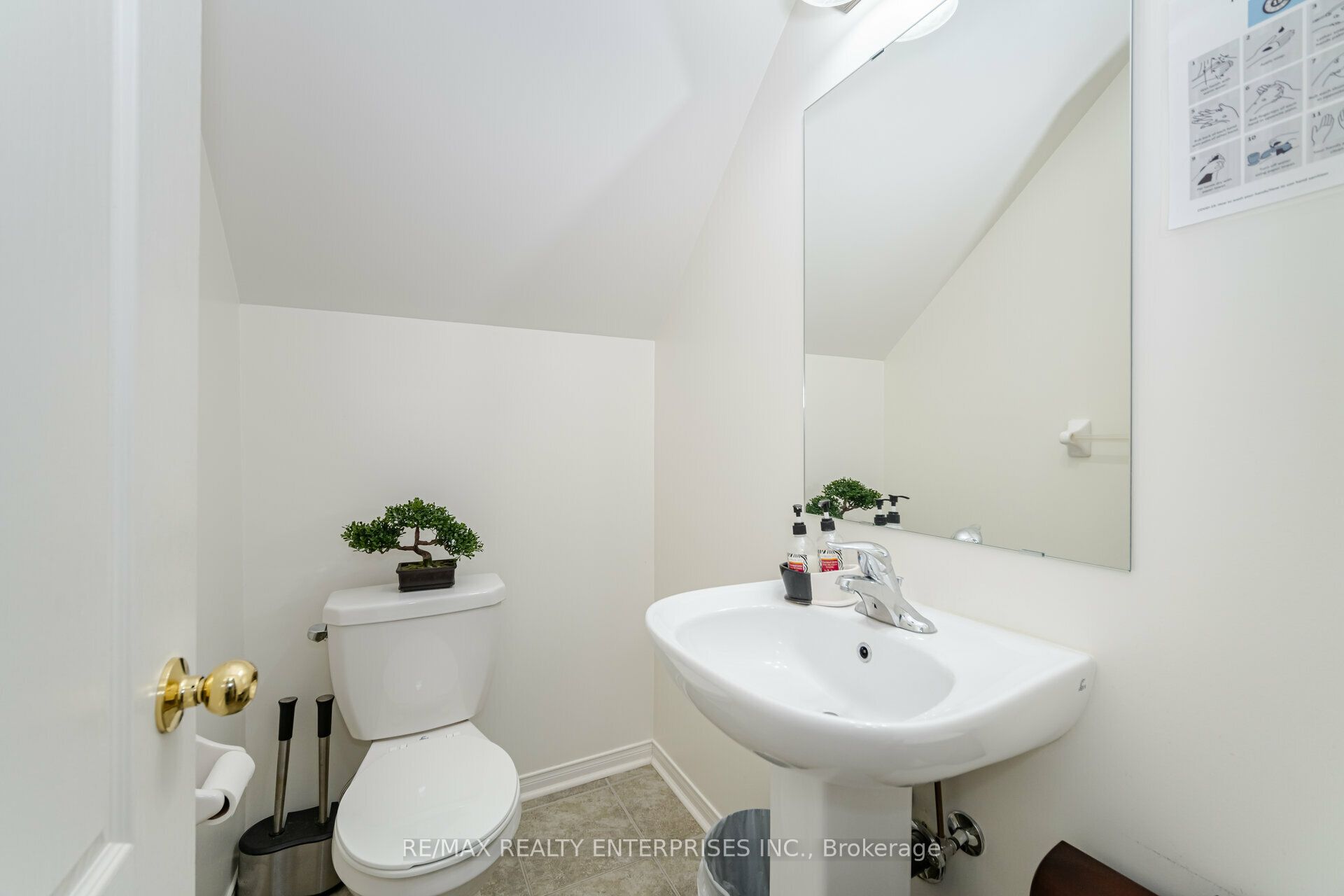 3375 Thomas Street 3 Property Photo 5