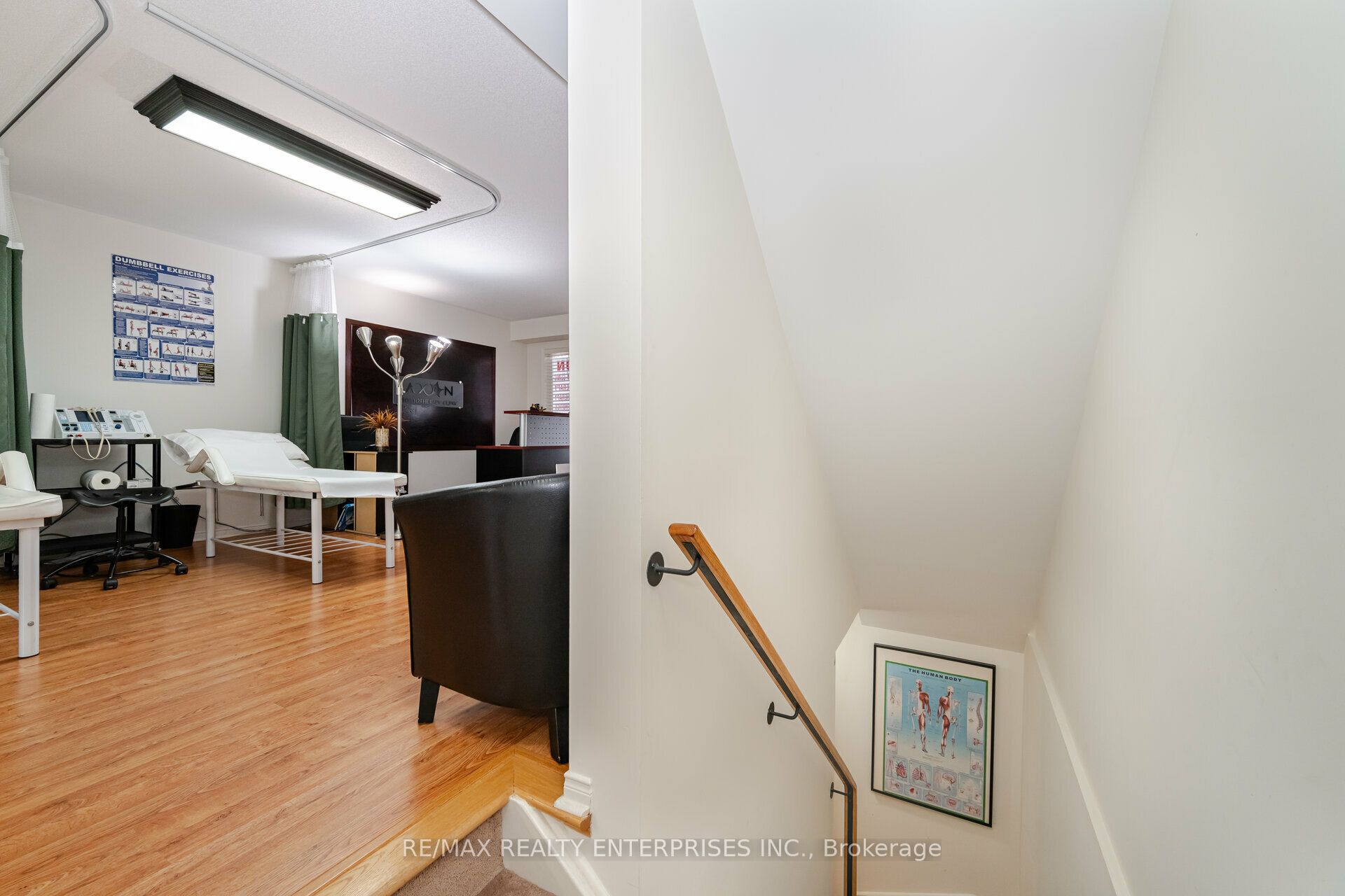 3375 Thomas Street 3 Property Photo 6