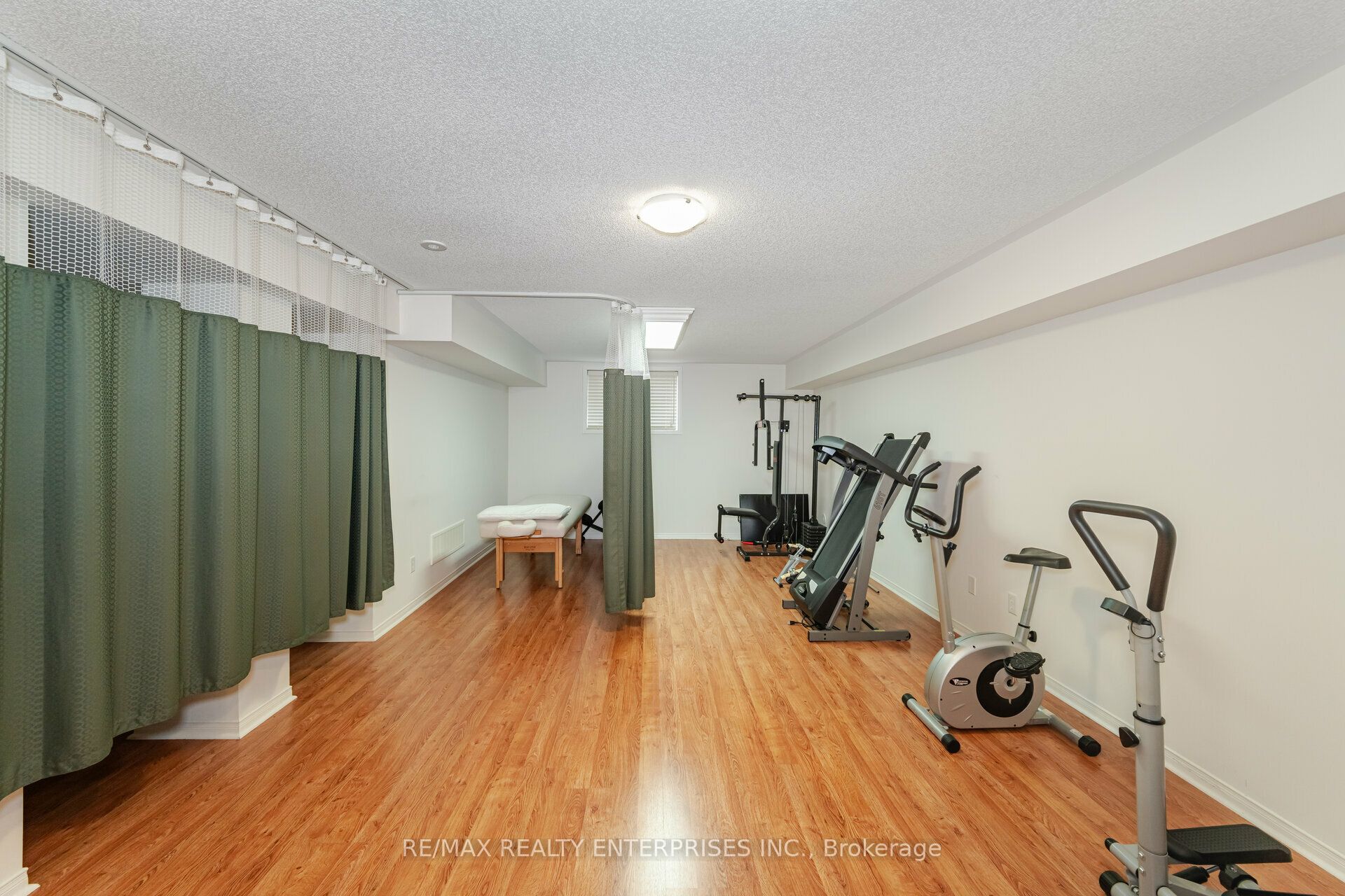 3375 Thomas Street 3 Property Photo 7
