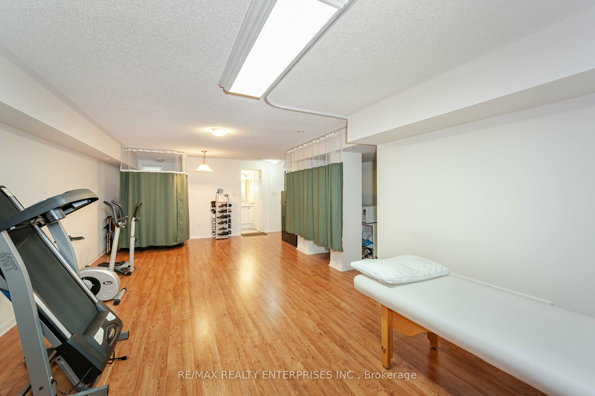 3375 Thomas Street 3 Property Photo 8