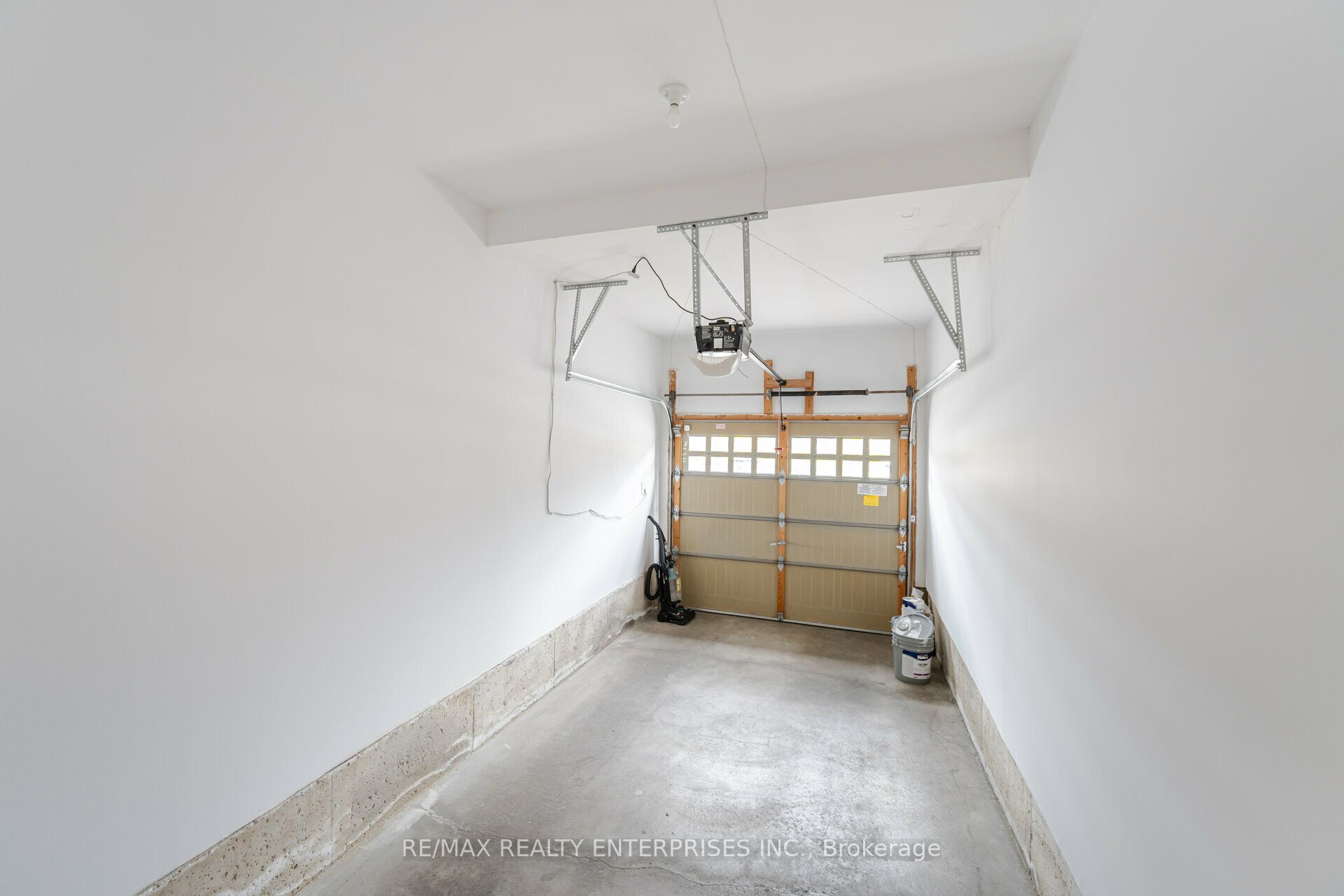 3375 Thomas Street 3 Property Photo 10