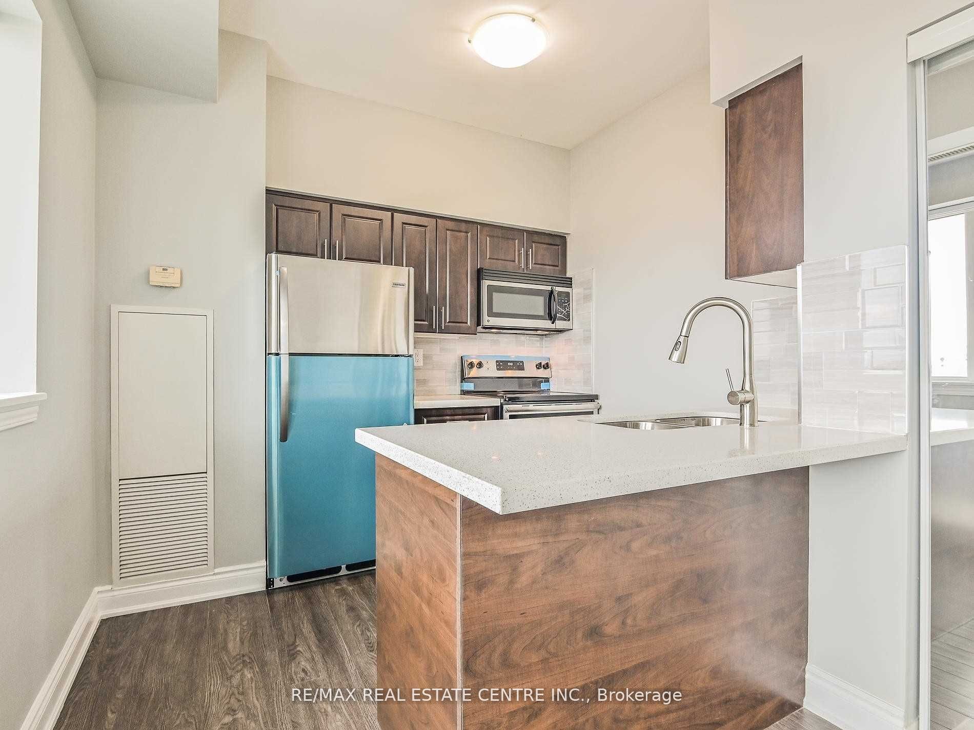 215 Queen Street E 301 Property Photo 11