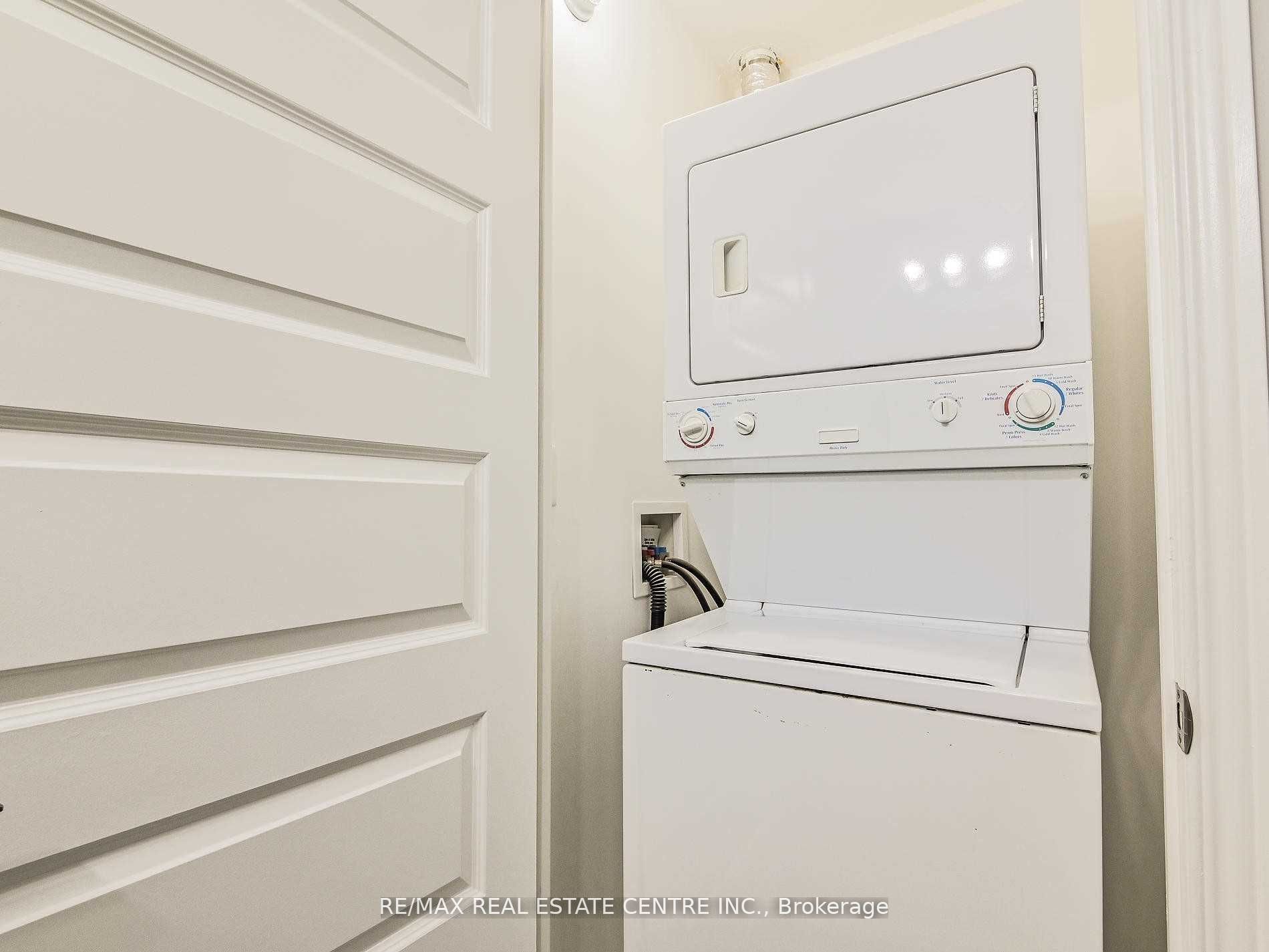 215 Queen Street E 301 Property Photo 12
