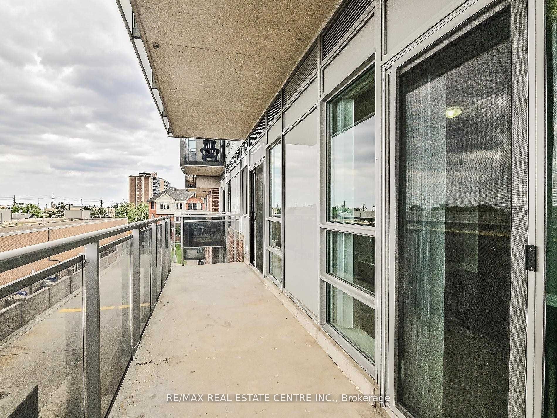 215 Queen Street E 301 Property Photo 15