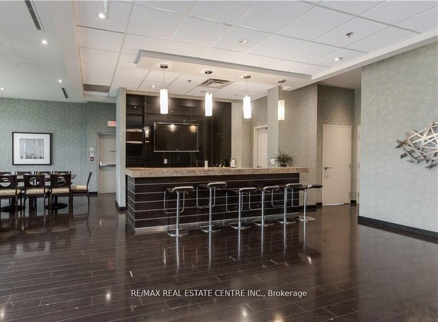 215 Queen Street E 301 Property Photo 17