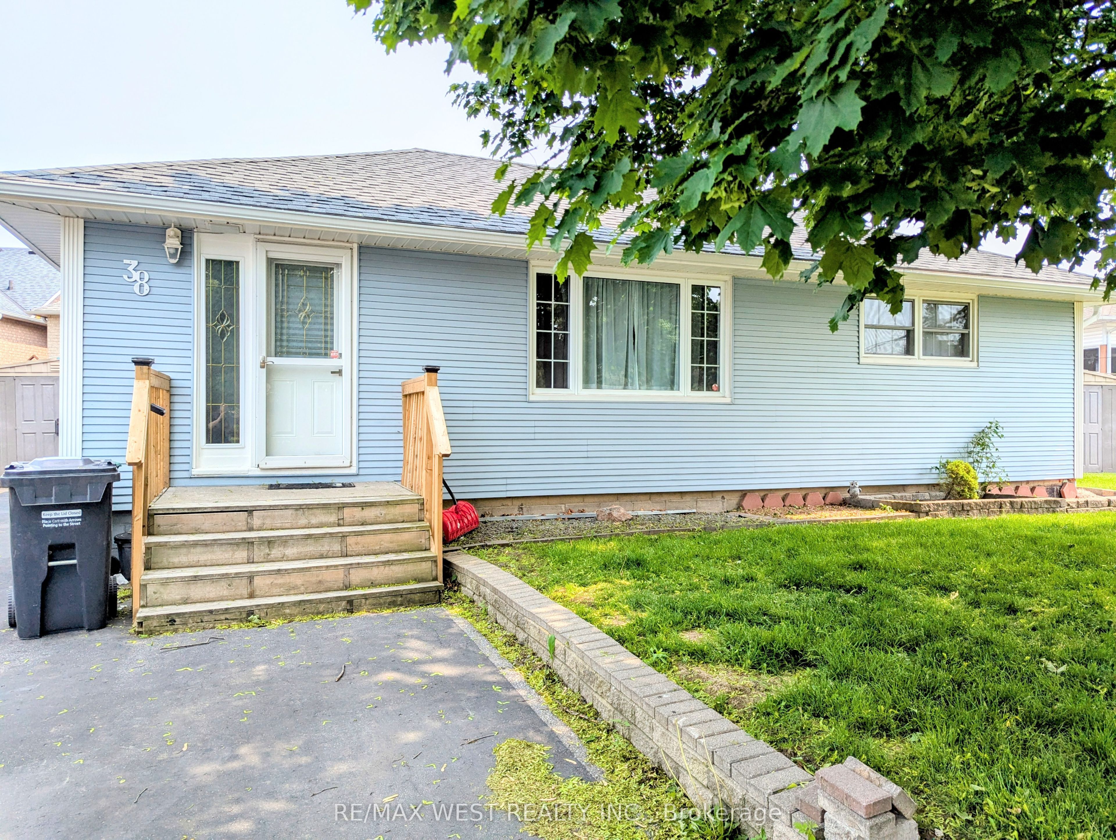 38 Shore Street Property Photo 2