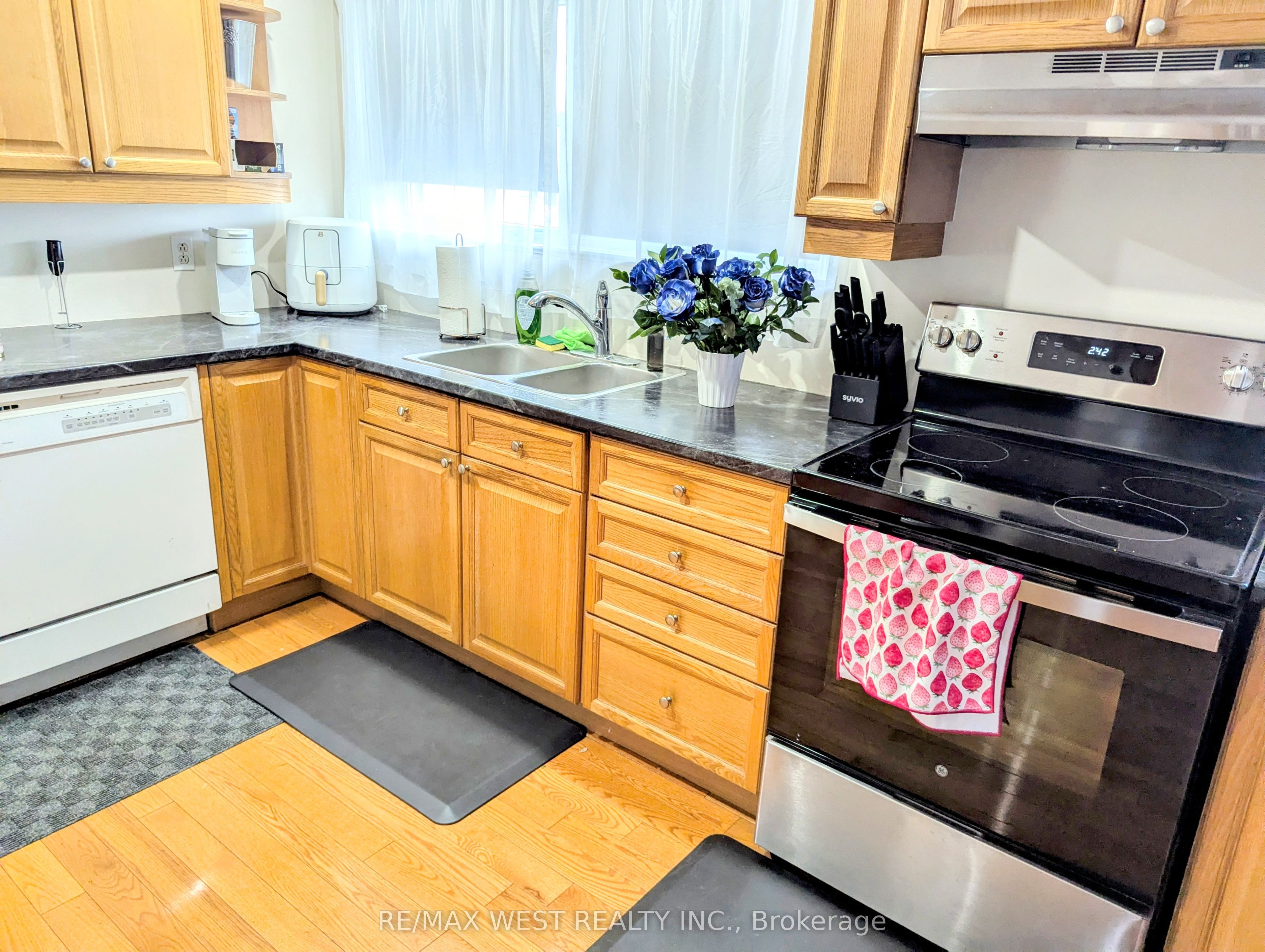 38 Shore Street Property Photo 10