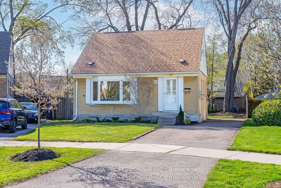 10 Woodbury Place Property Photo 1