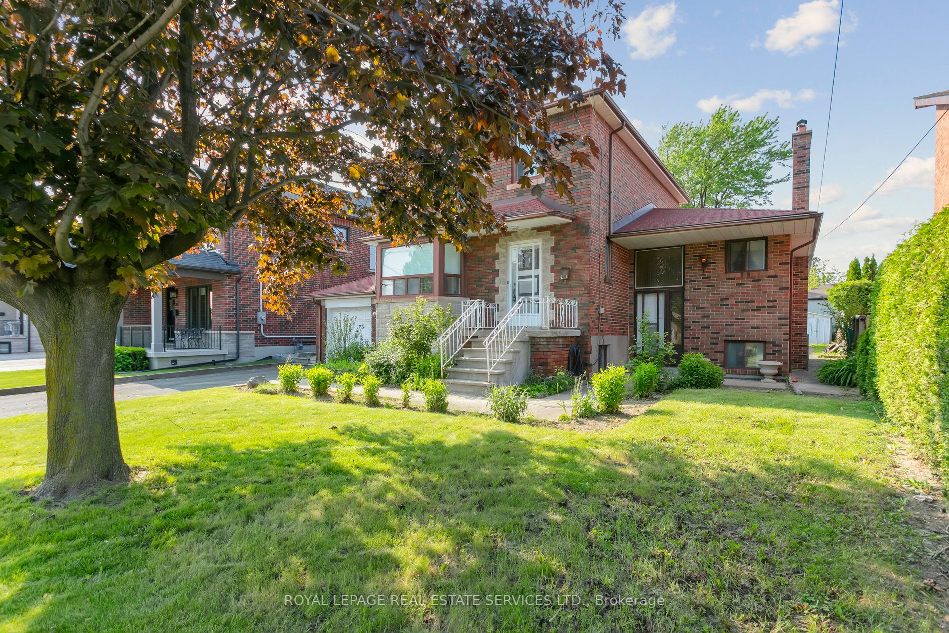 28 Cornelius Parkway Property Photo 2