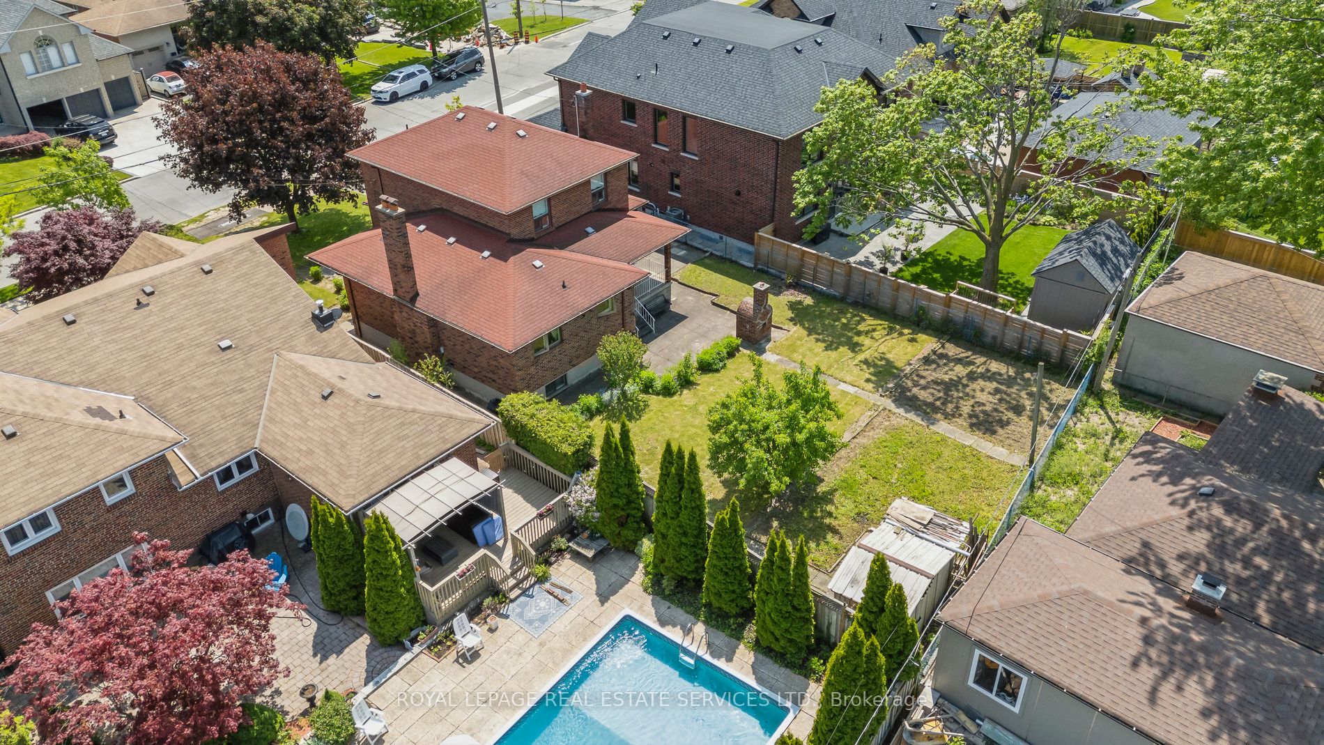 28 Cornelius Parkway Property Photo 4