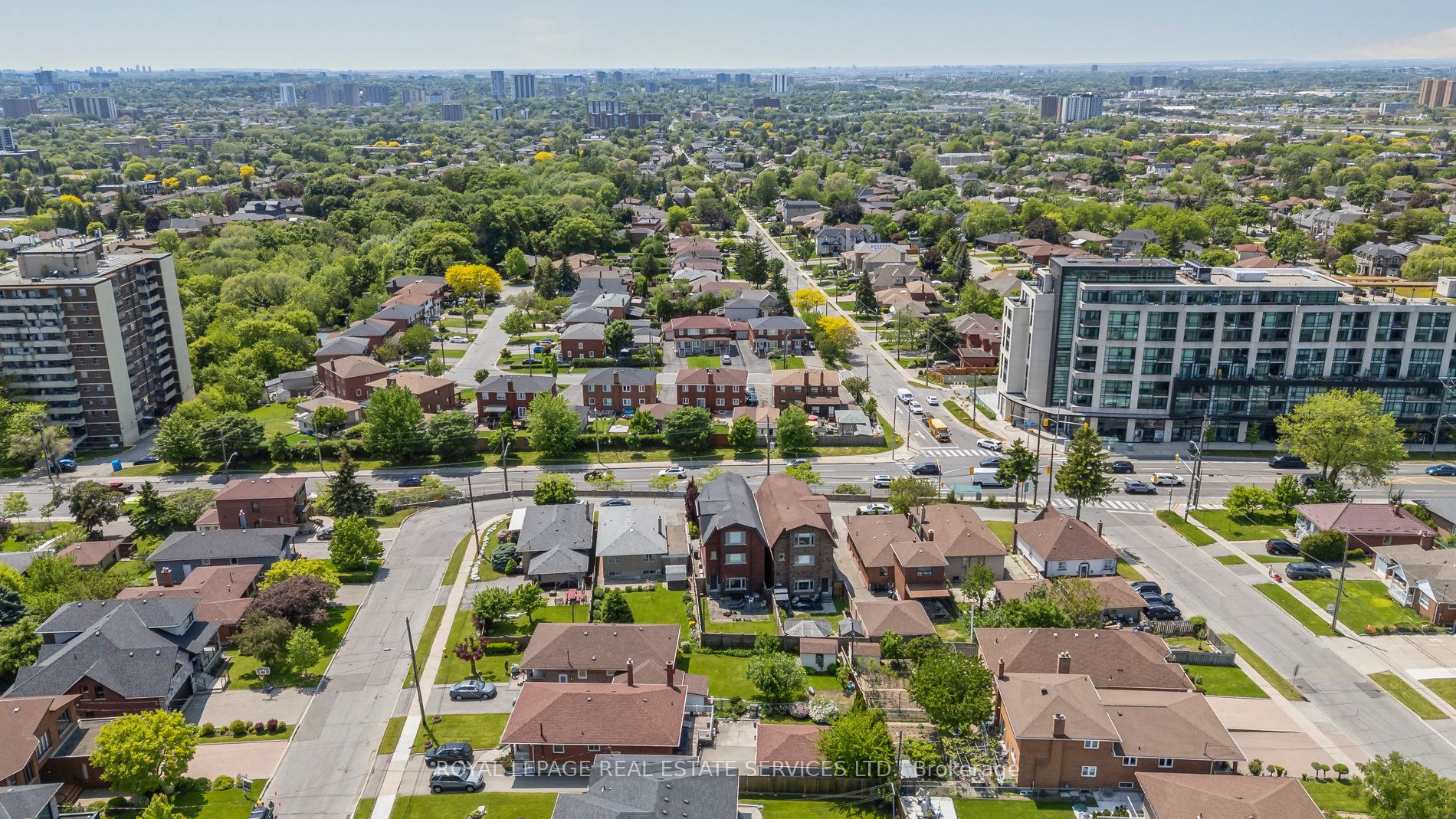 28 Cornelius Parkway Property Photo 6