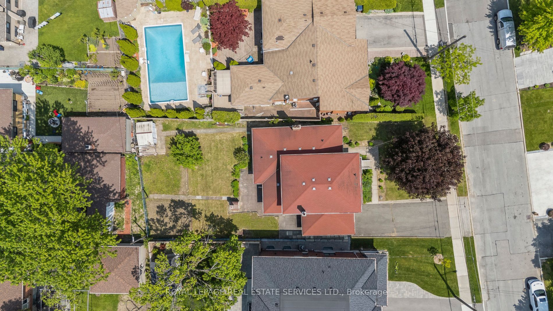 28 Cornelius Parkway Property Photo 9