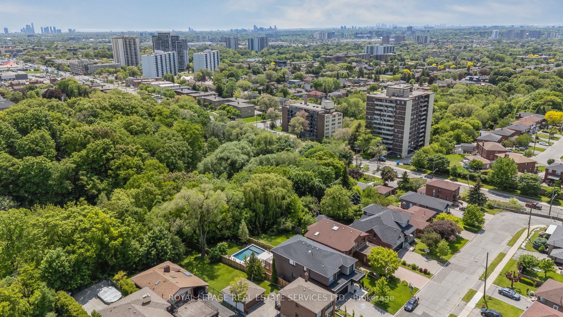 28 Cornelius Parkway Property Photo 13