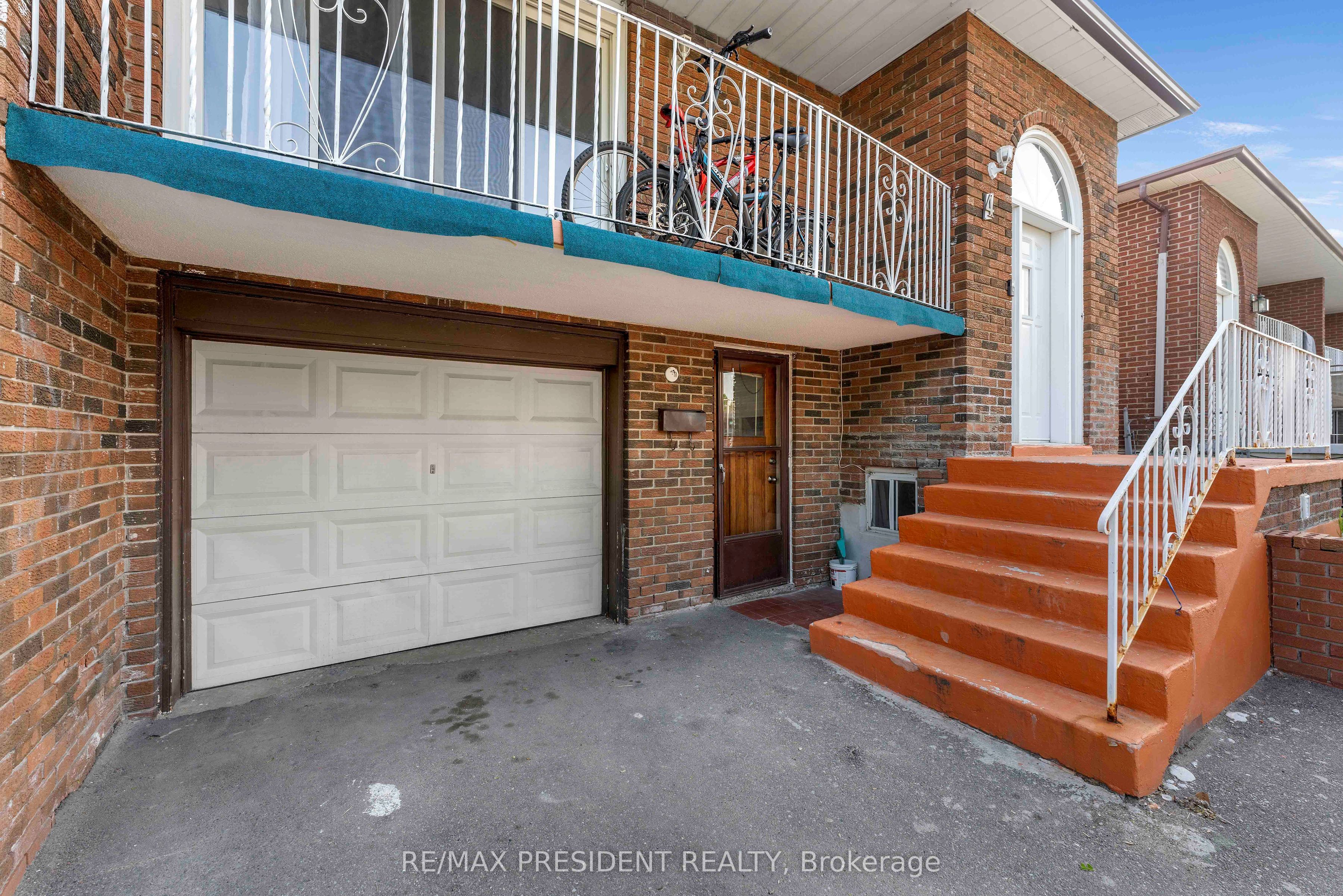 4 Royal Salisbury Way Property Photo 1