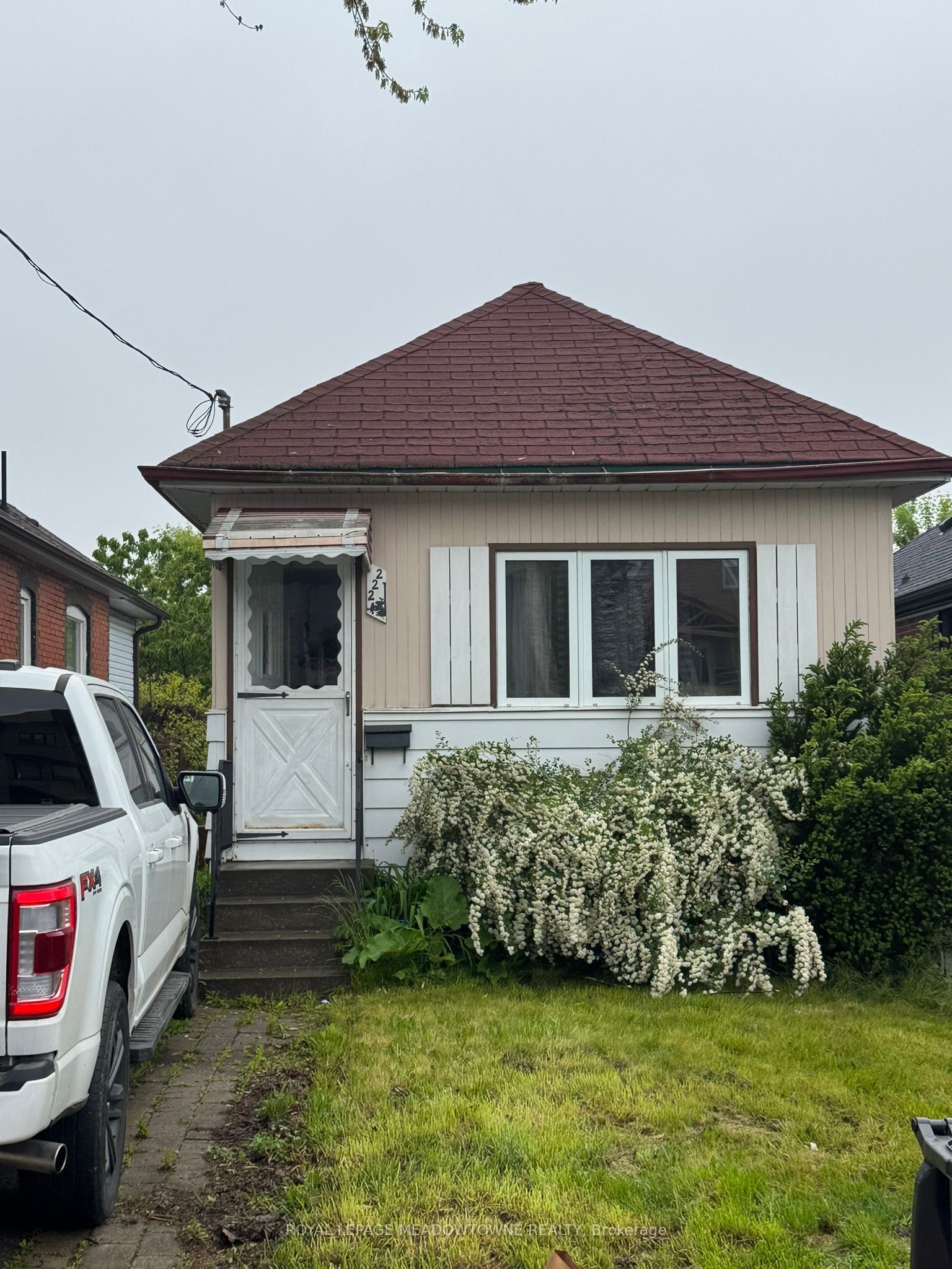 222 Belgravia Avenue Property Photo 1