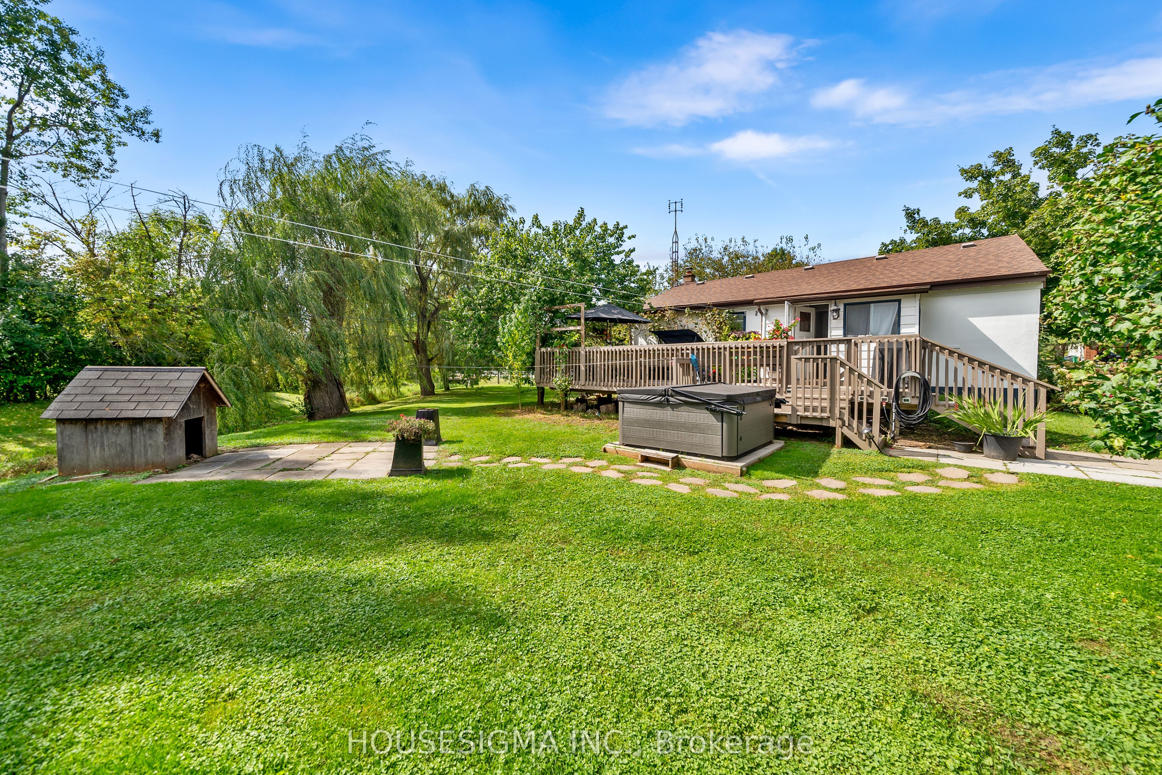 2701 Embleton Road Property Photo 31