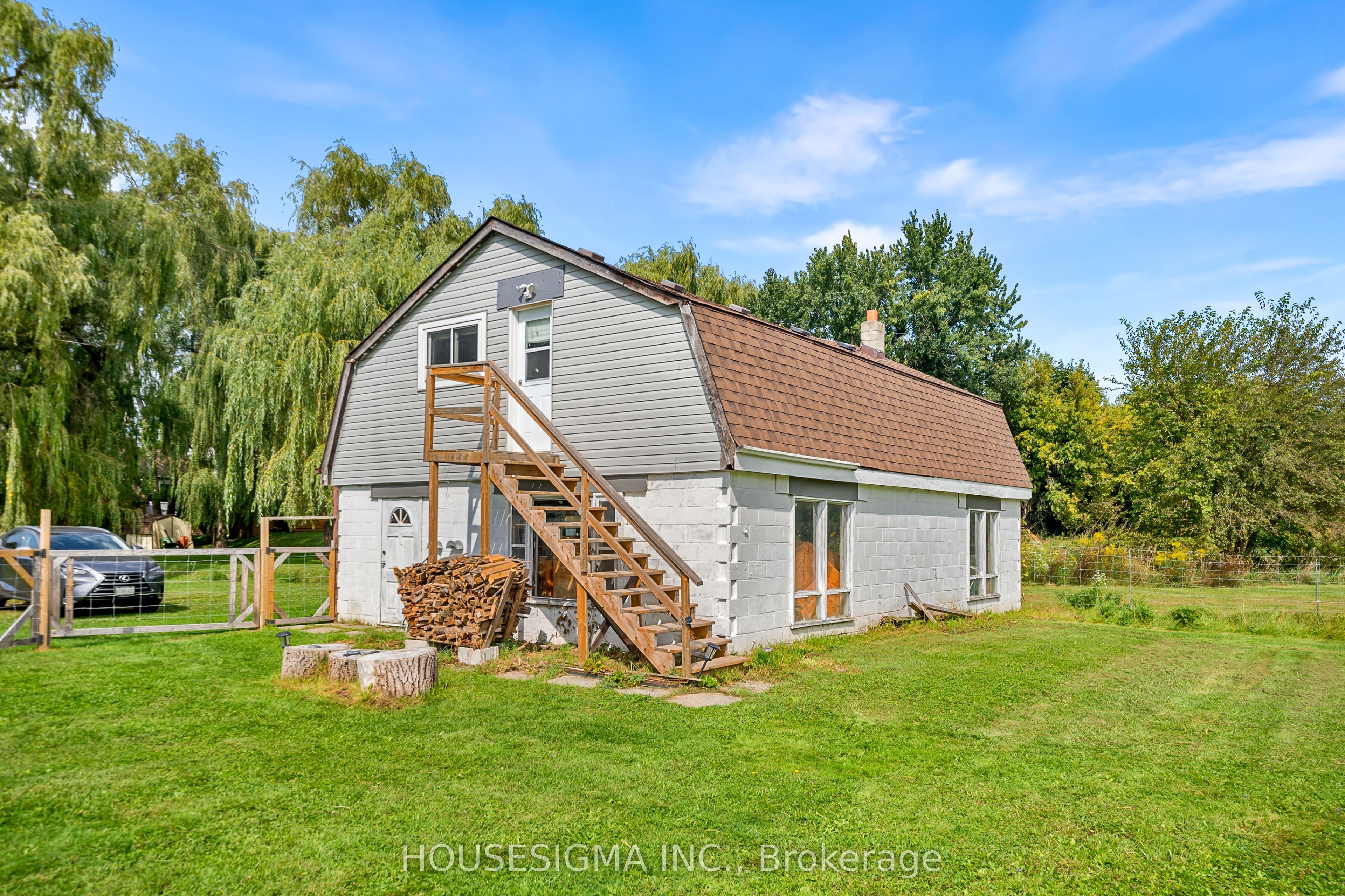 2701 Embleton Road Property Photo 35