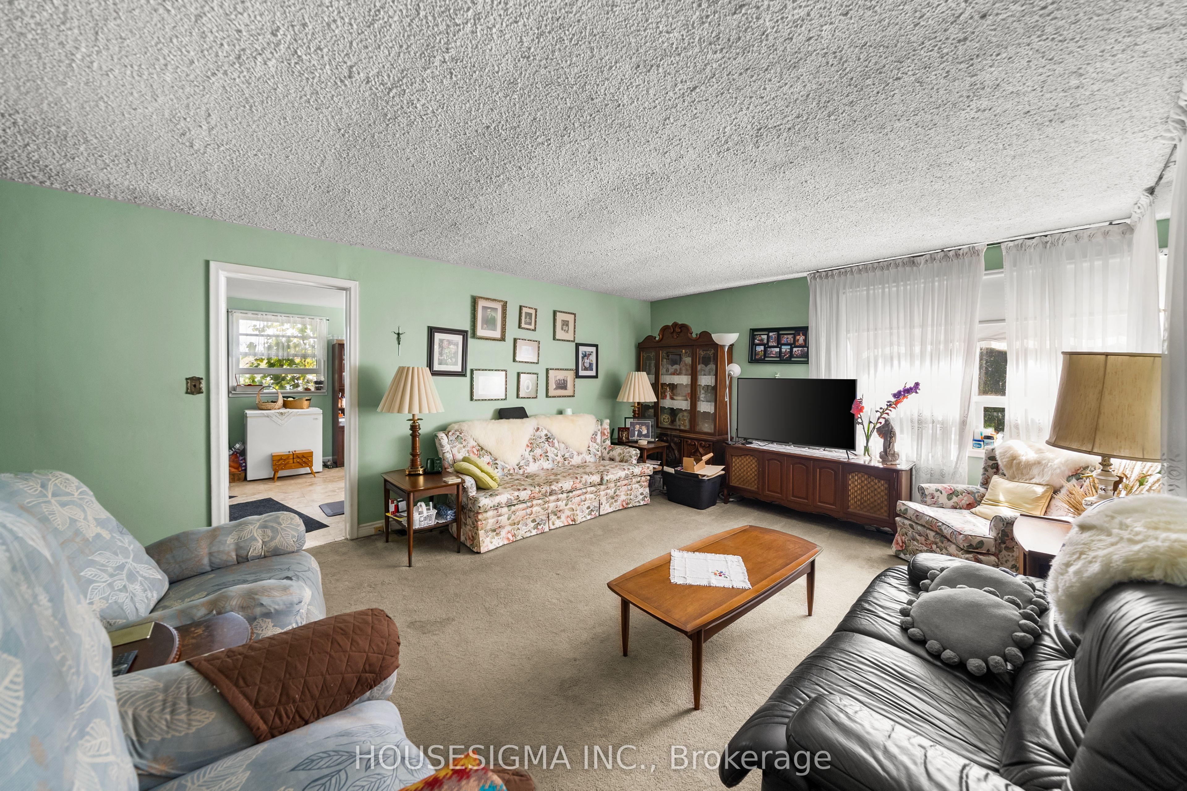 2701 Embleton Road Property Photo 40