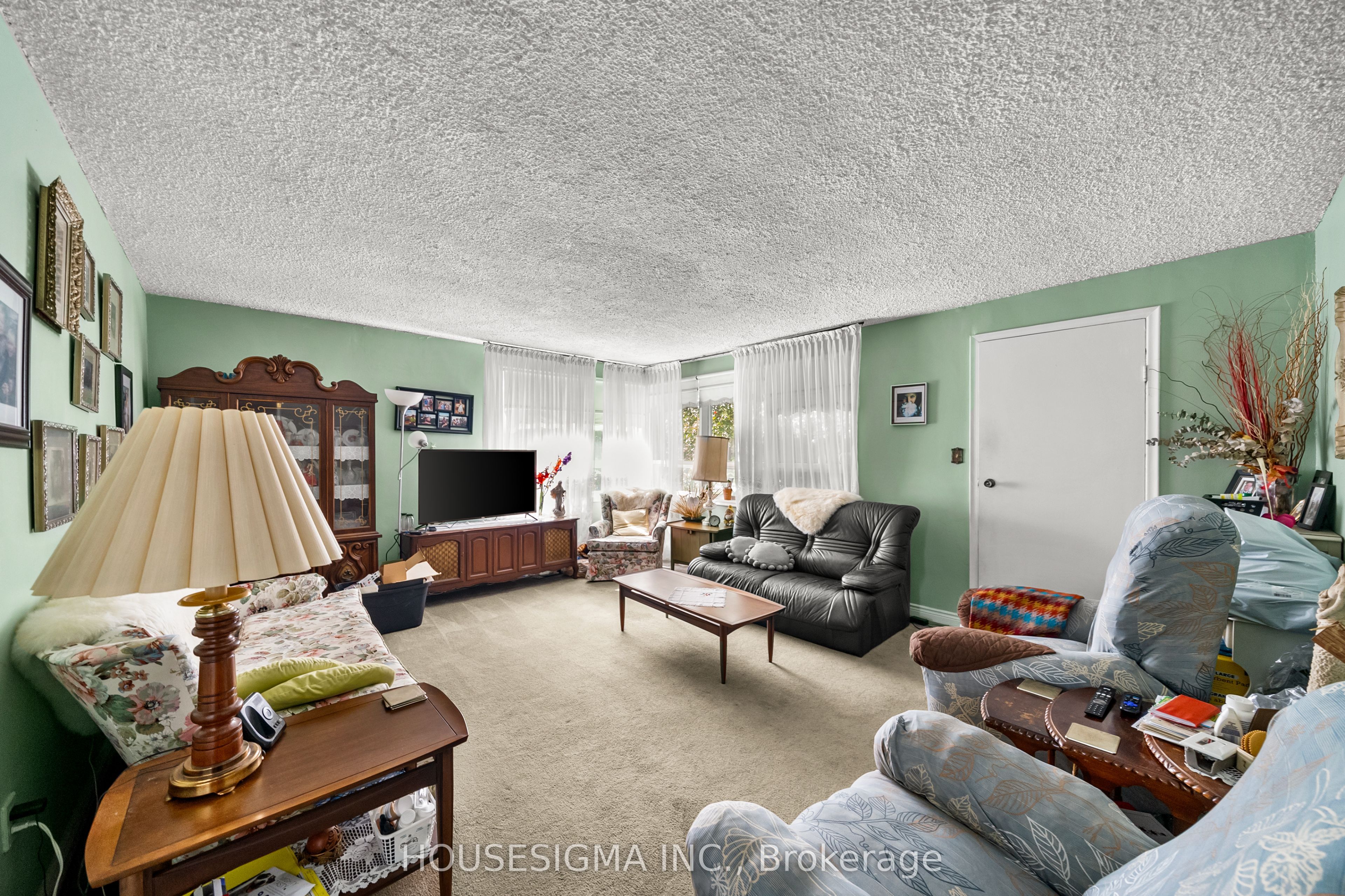 2701 Embleton Road Property Photo 41