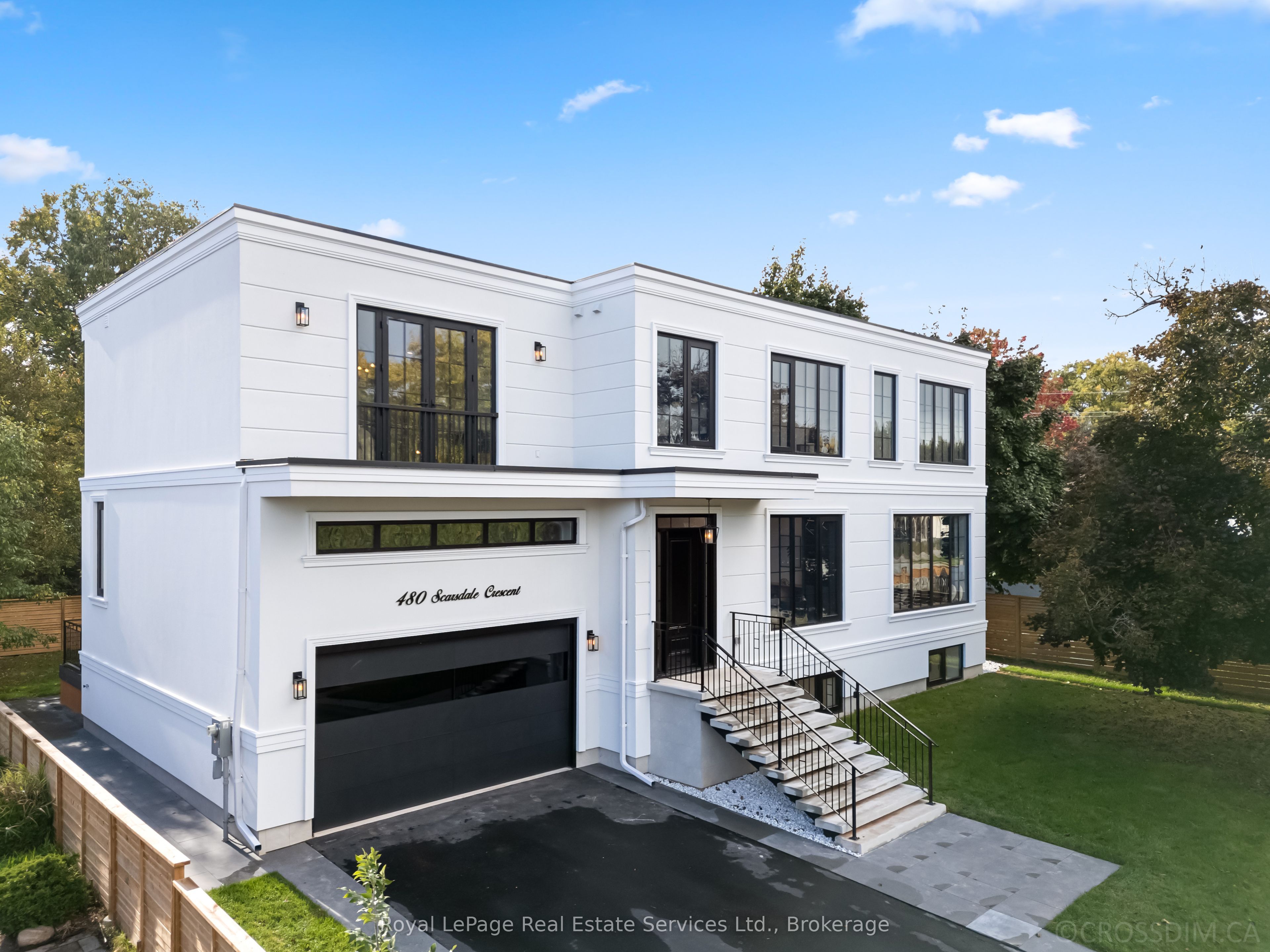 480 Scarsdale Cres Property Photo 1