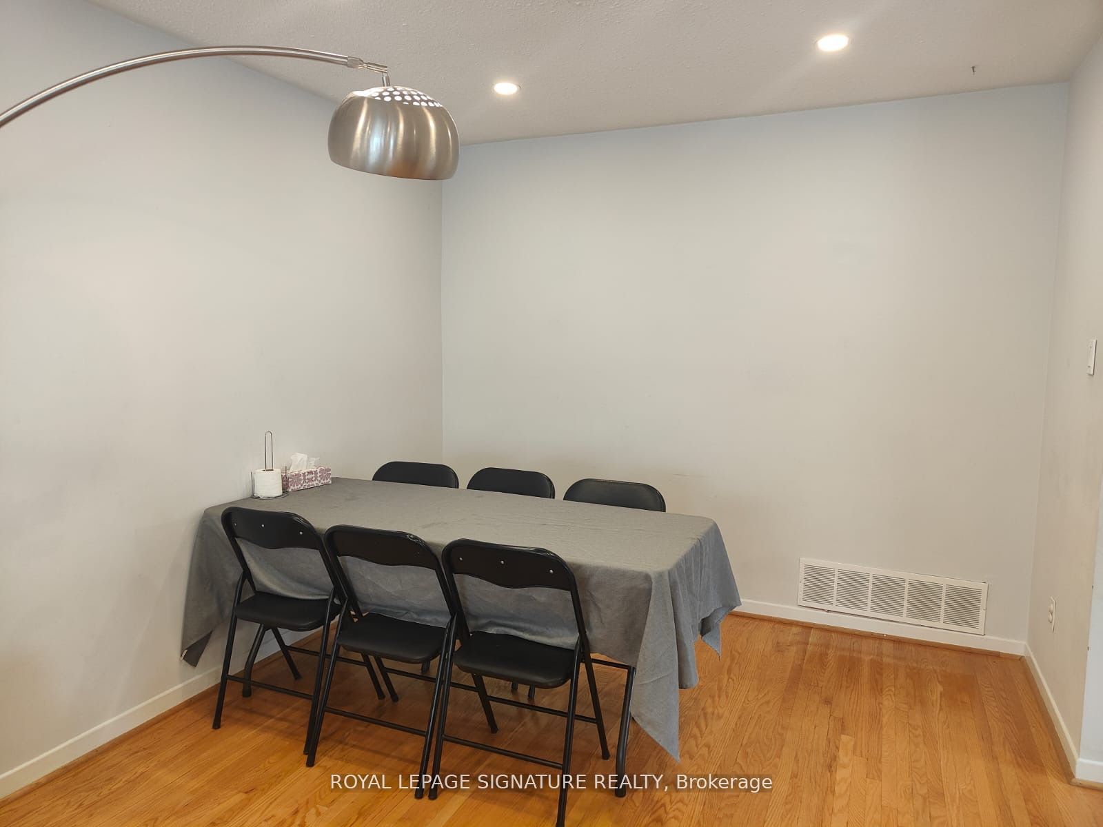 #main - 454 Fendalton Street Property Photo 4