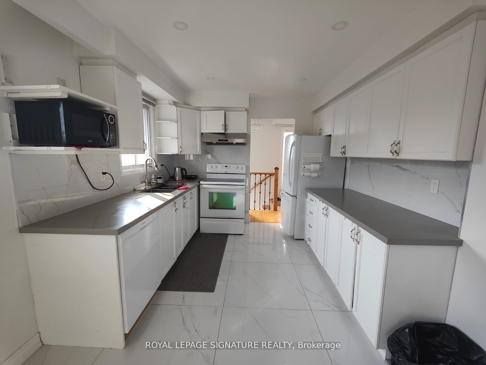#main - 454 Fendalton Street Property Photo 6