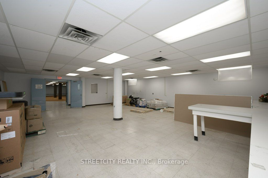 916 Gateway Drive Main Floor Property Photo 20