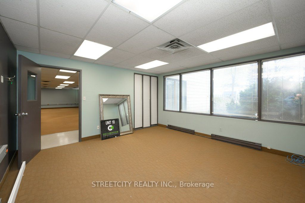 916 Gateway Drive Main Floor Property Photo 24