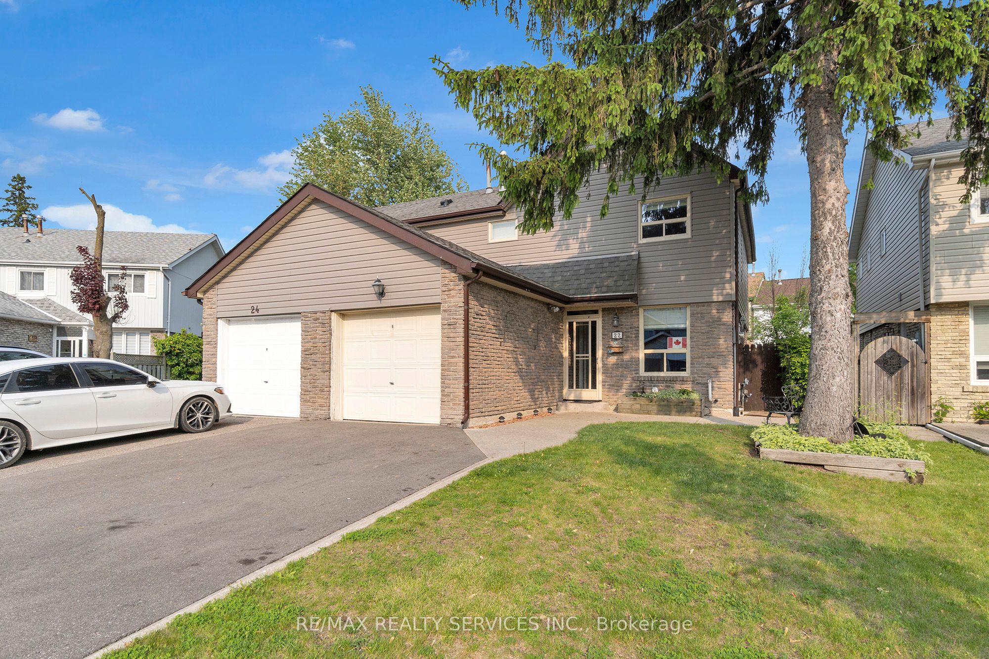 22 Nottawasaga Crescent Property Photo 1