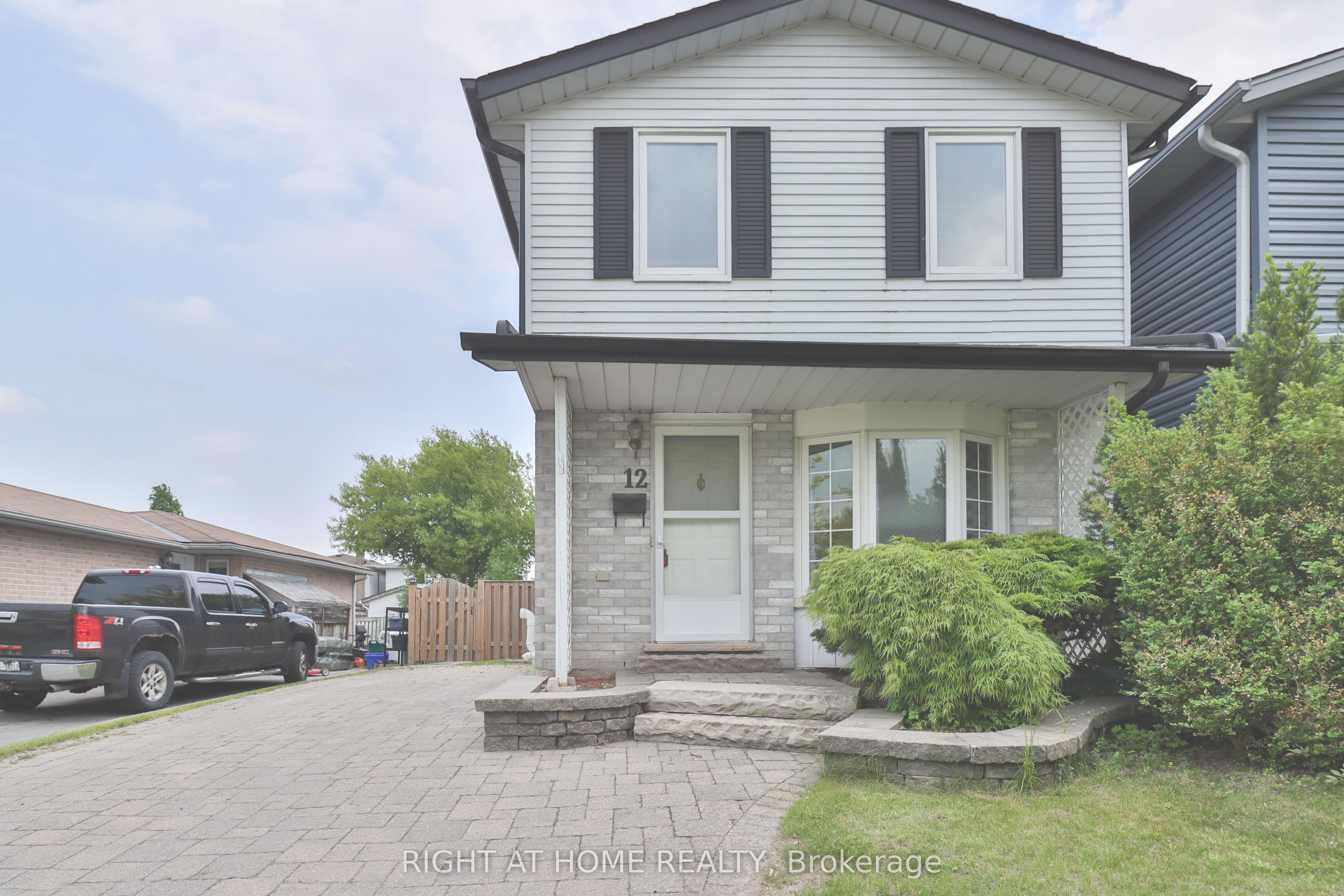 12 Hill St Property Photo 1