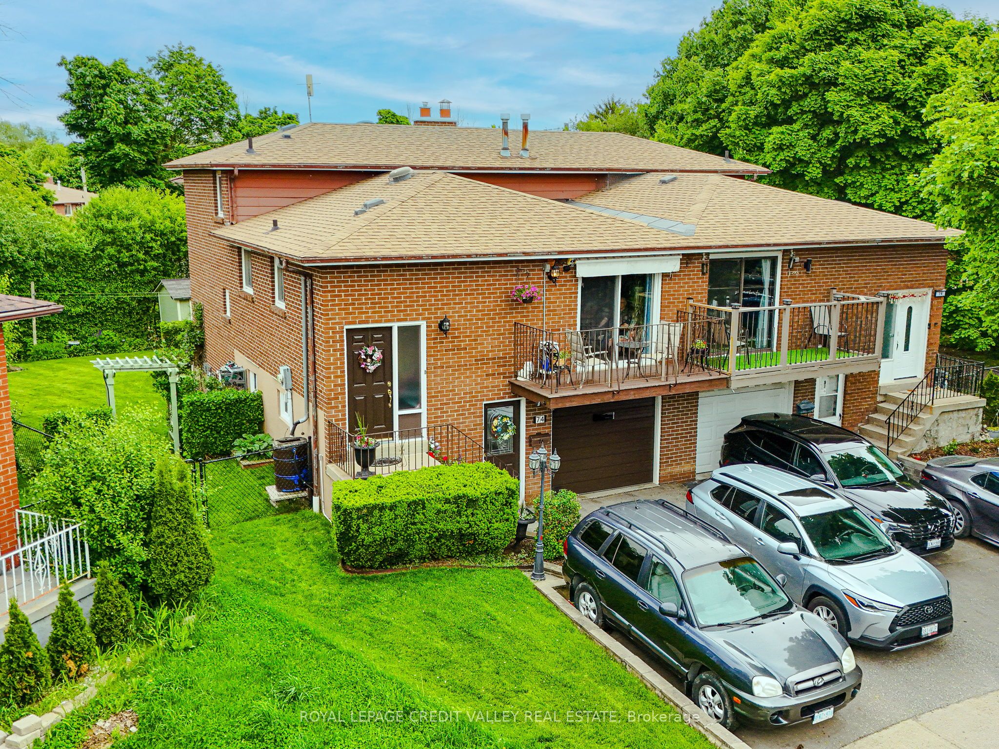 74 Roseville Drive Property Photo 1