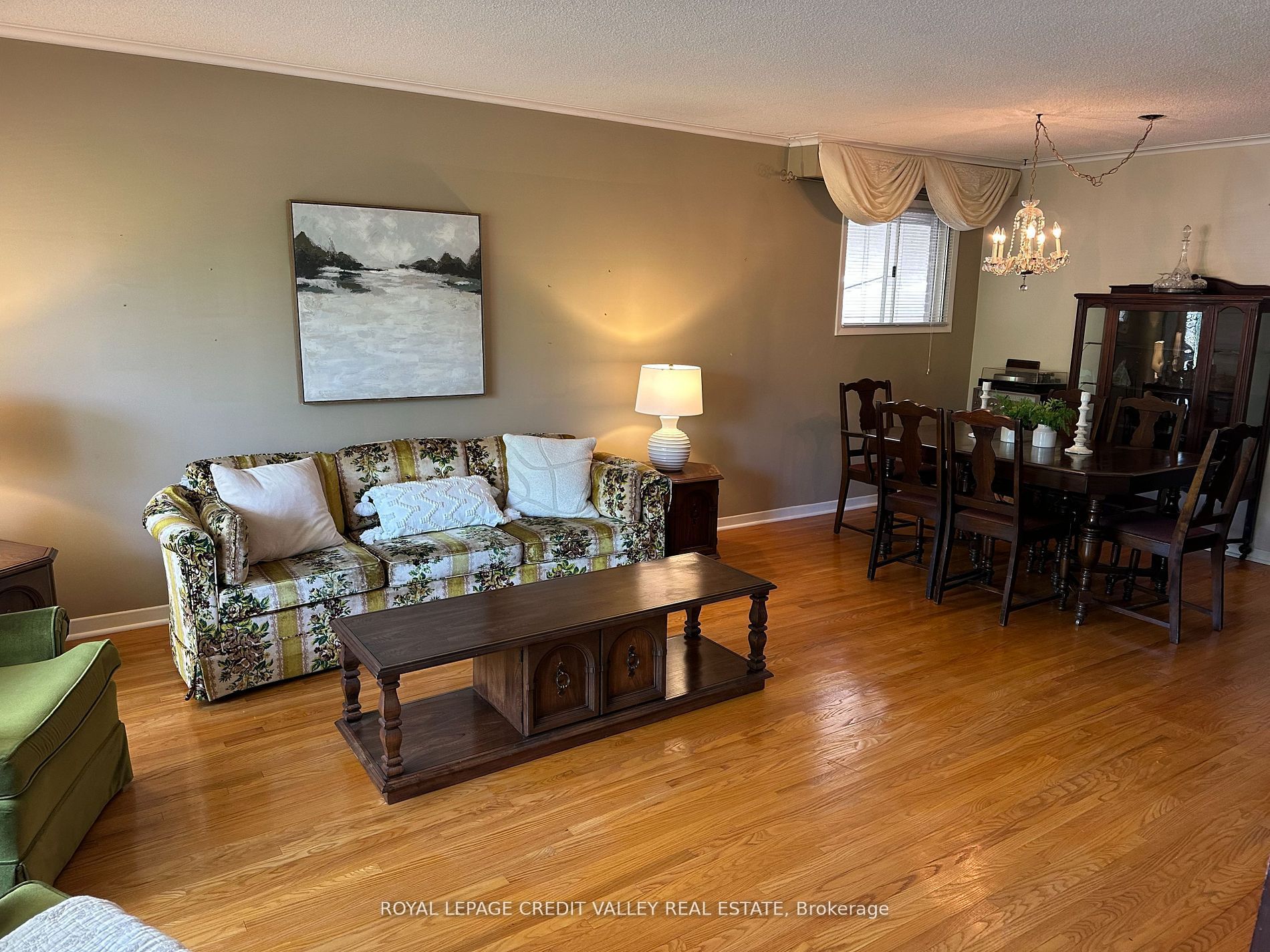 82 Terra Cotta Crescent Property Photo 6