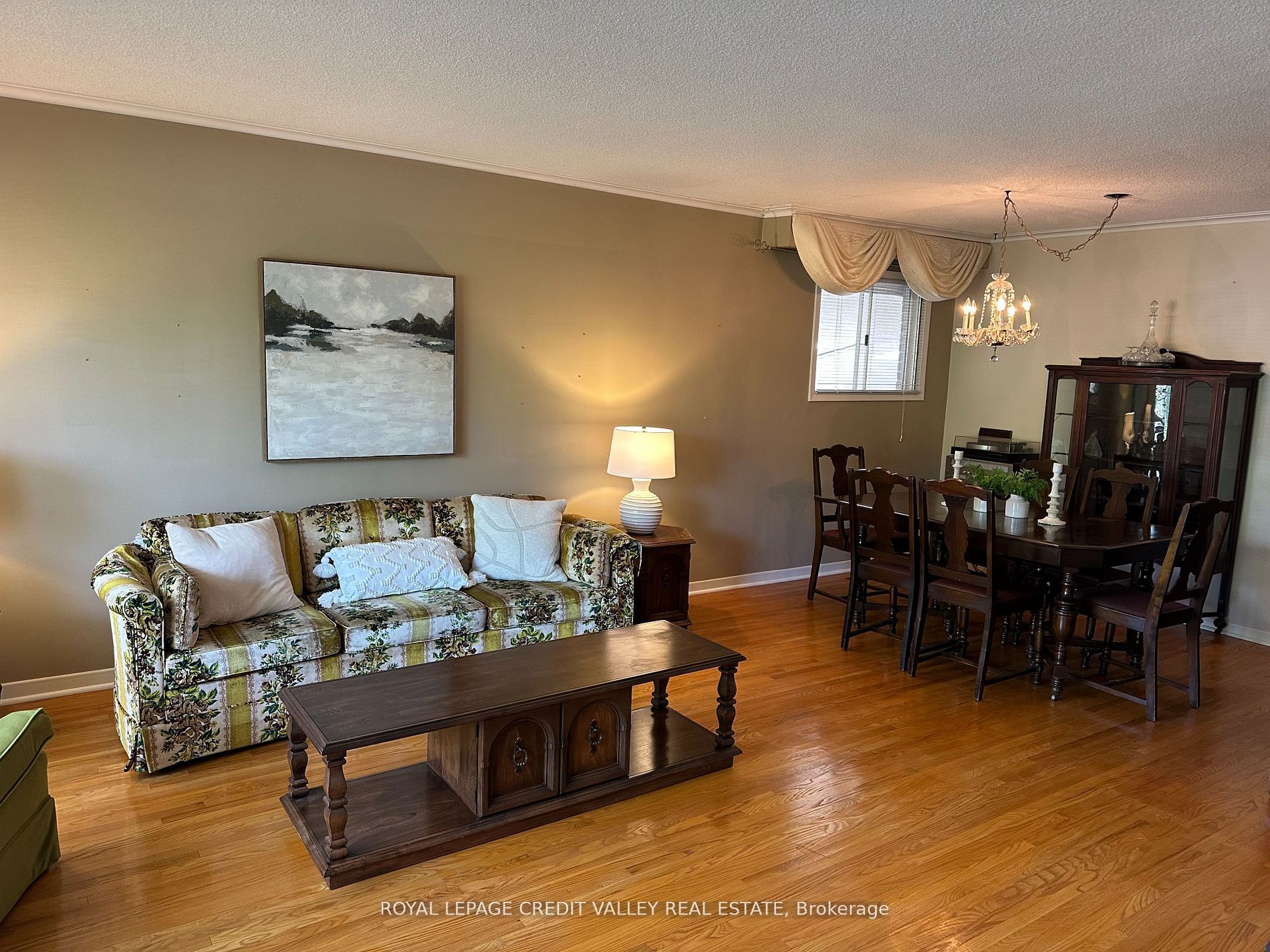 82 Terra Cotta Crescent Property Photo 7