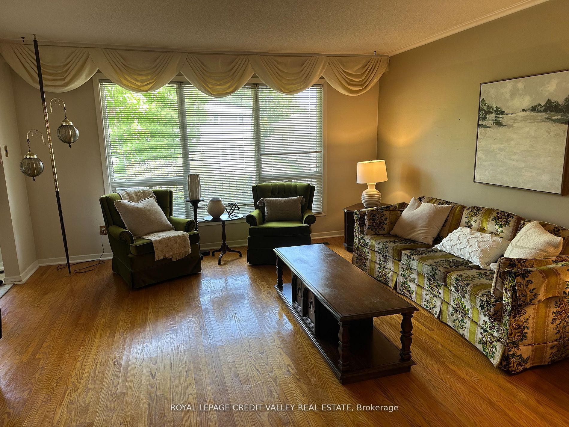 82 Terra Cotta Crescent Property Photo 8