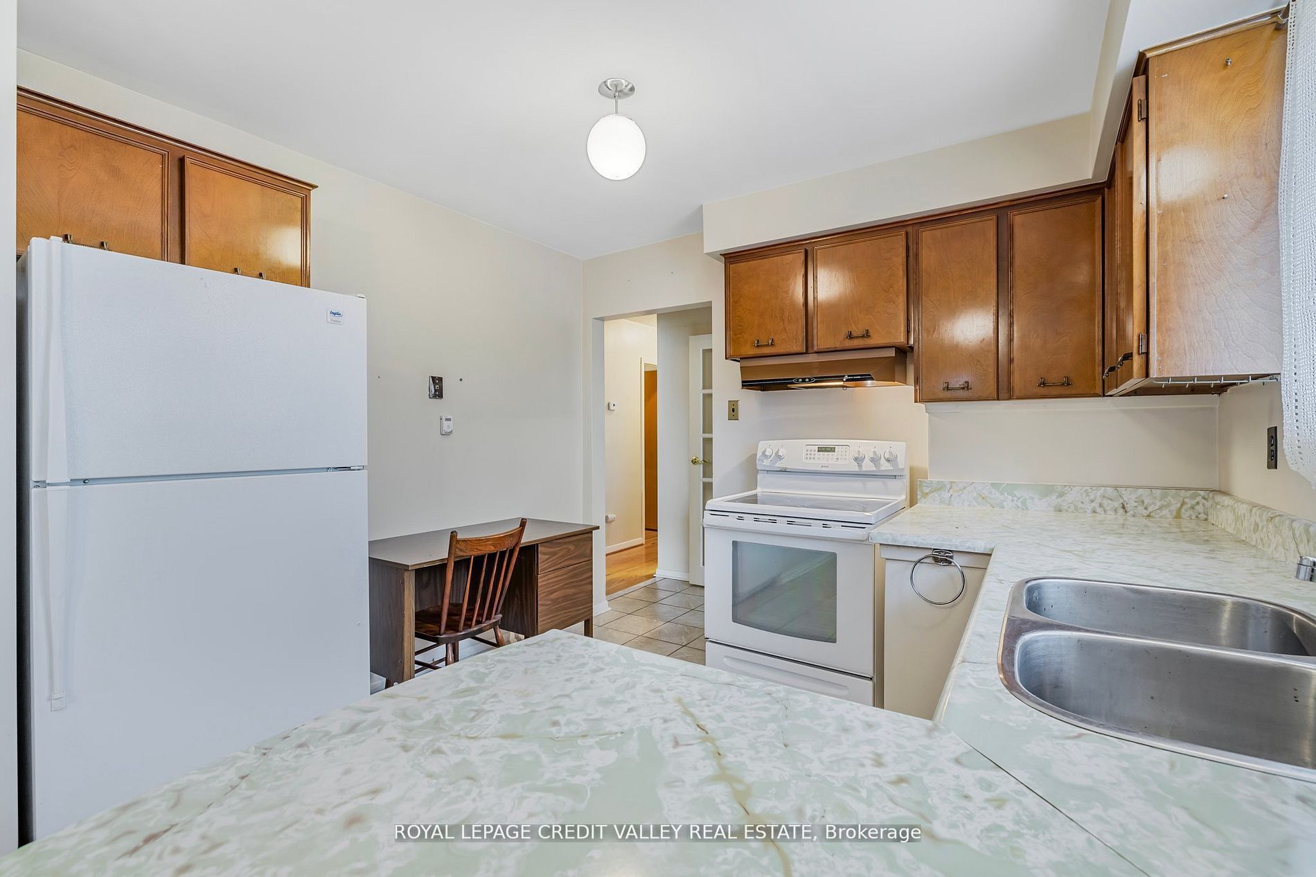 82 Terra Cotta Crescent Property Photo 13