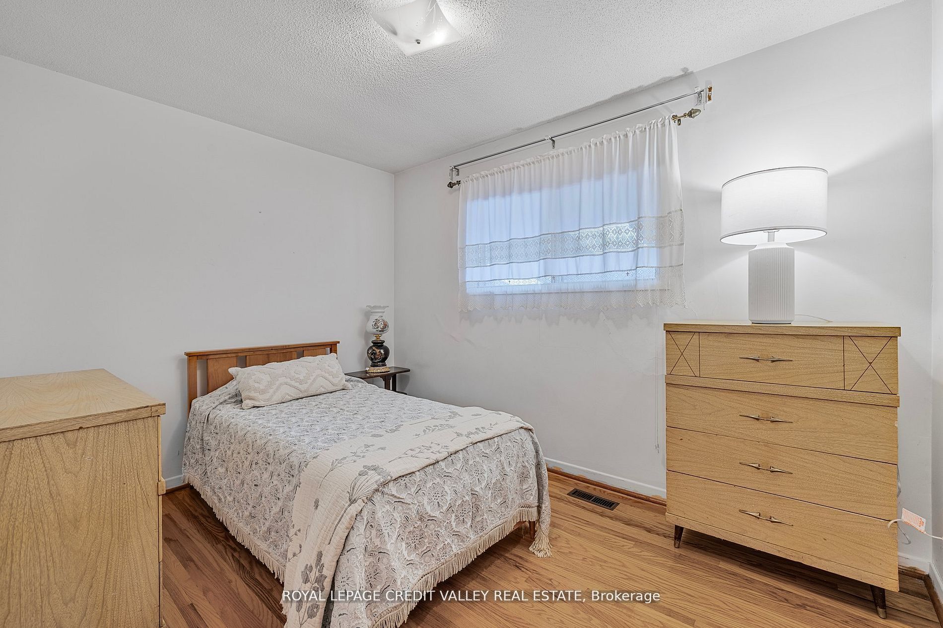 82 Terra Cotta Crescent Property Photo 15