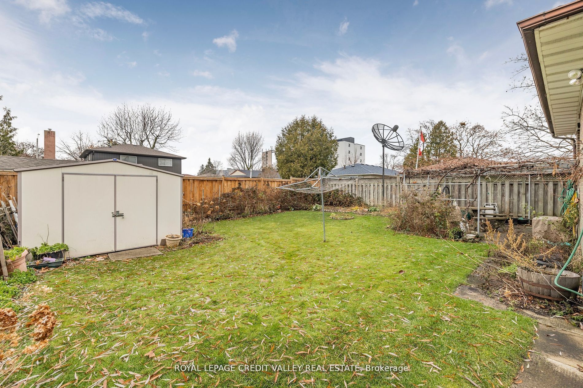 82 Terra Cotta Crescent Property Photo 37