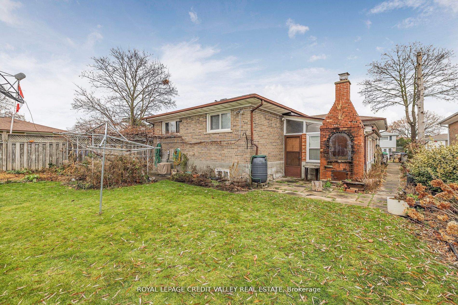 82 Terra Cotta Crescent Property Photo 38