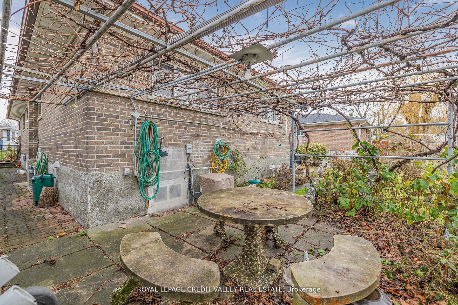 82 Terra Cotta Crescent Property Photo 42