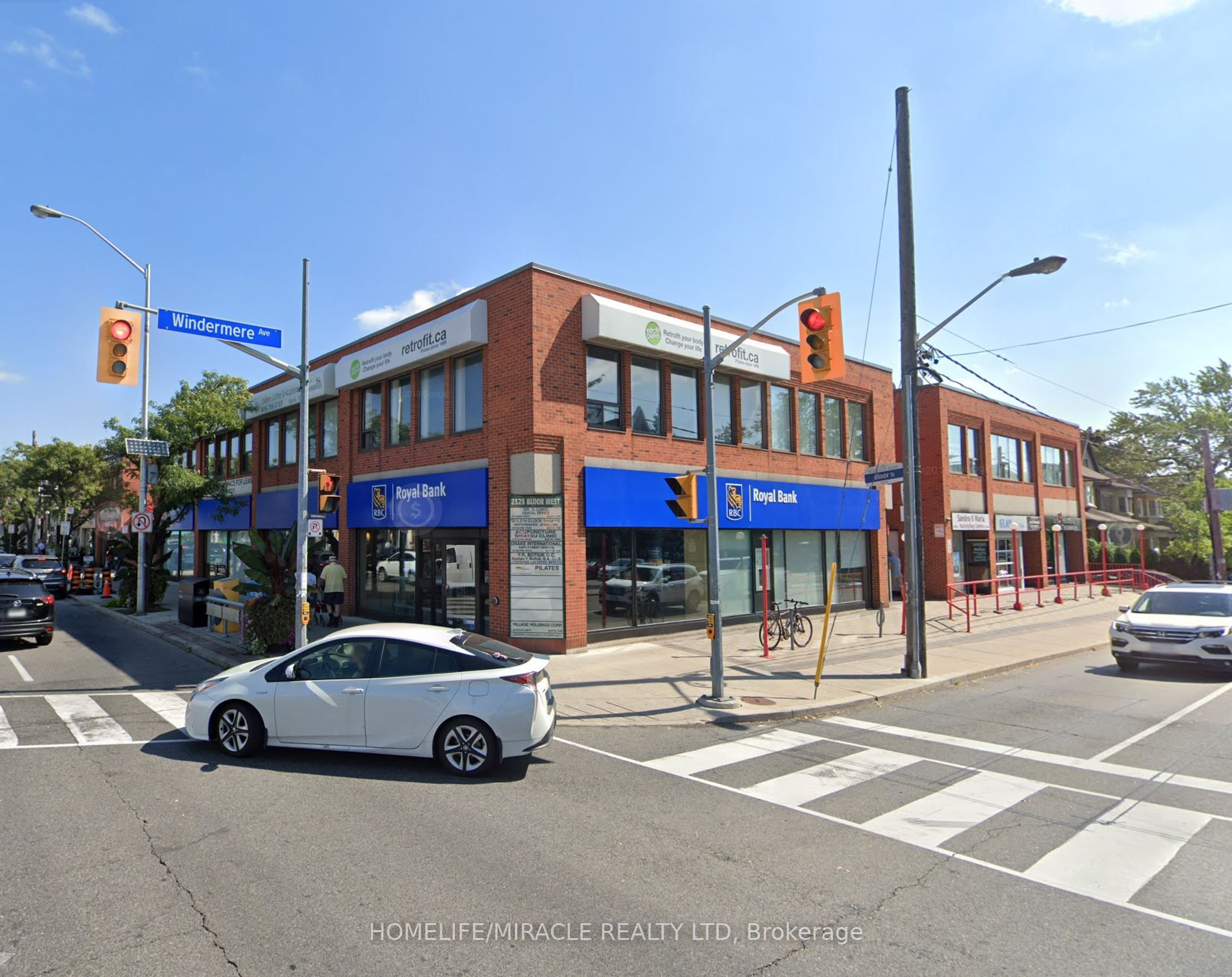 2323 Bloor Street W Property Photo 6